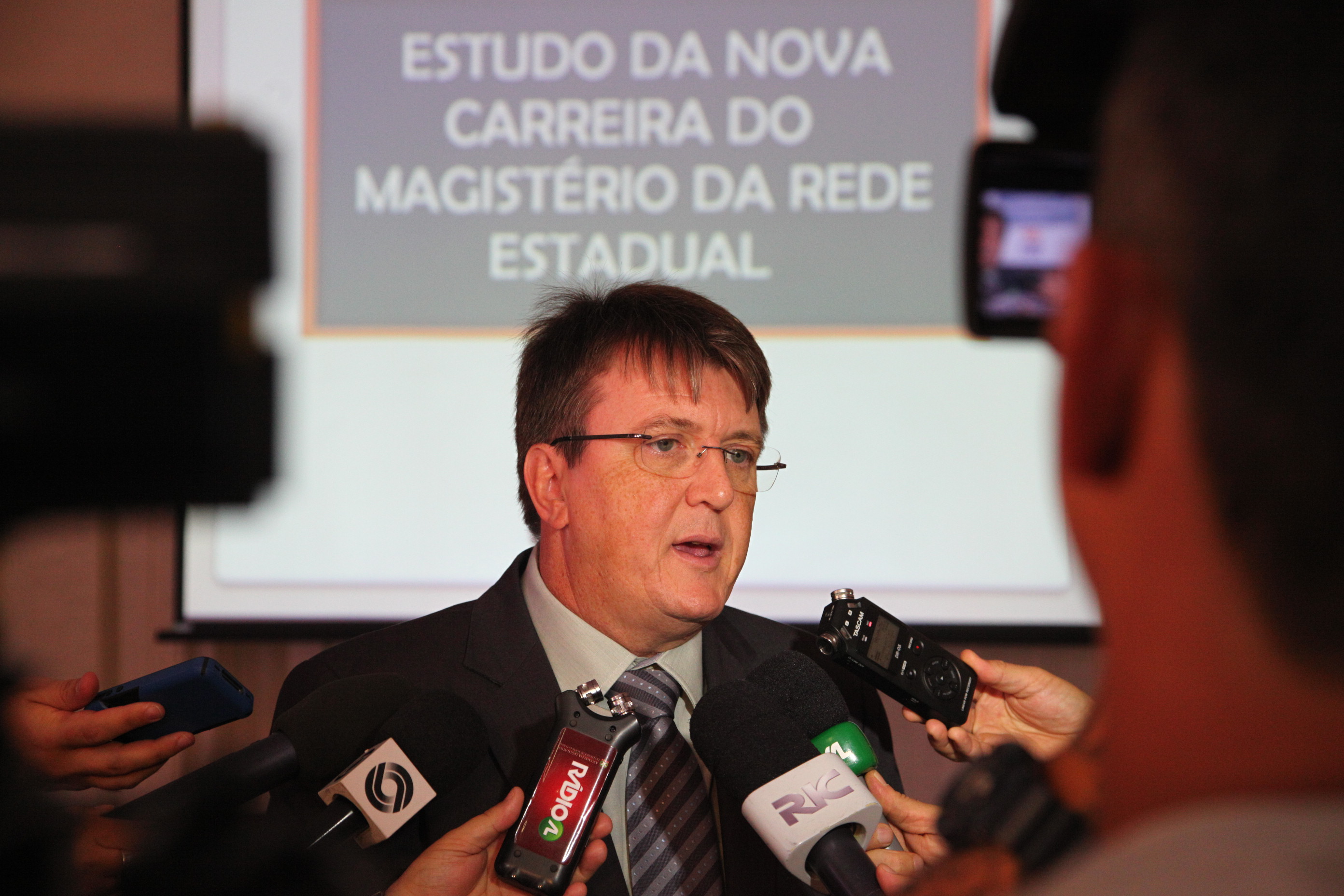 Coletiva com Secretário Estadual de Educação Eduardo Deschamps - Foto:Solon Soares/Agência AL