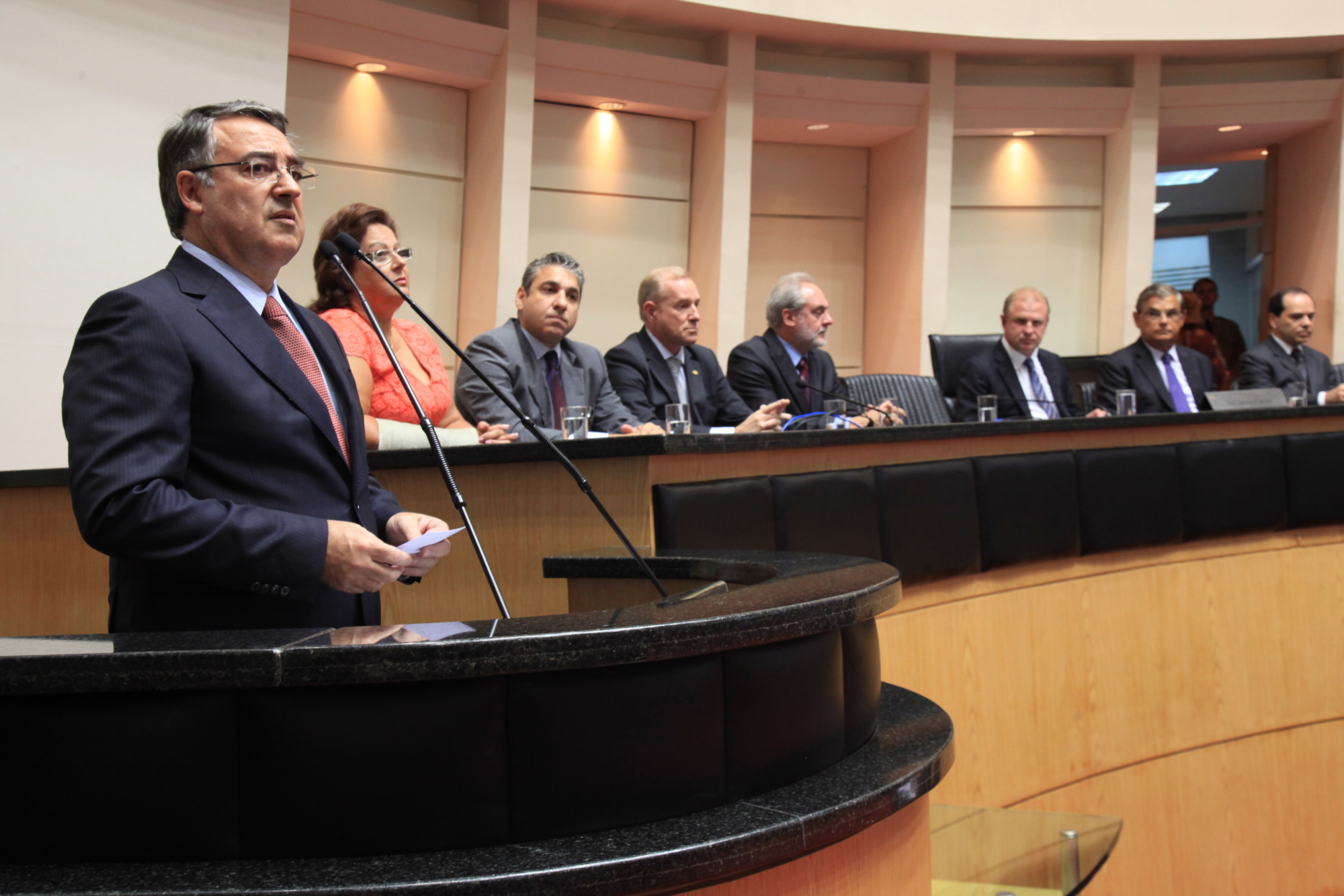 Colombo aponta desafios do governo para 2015