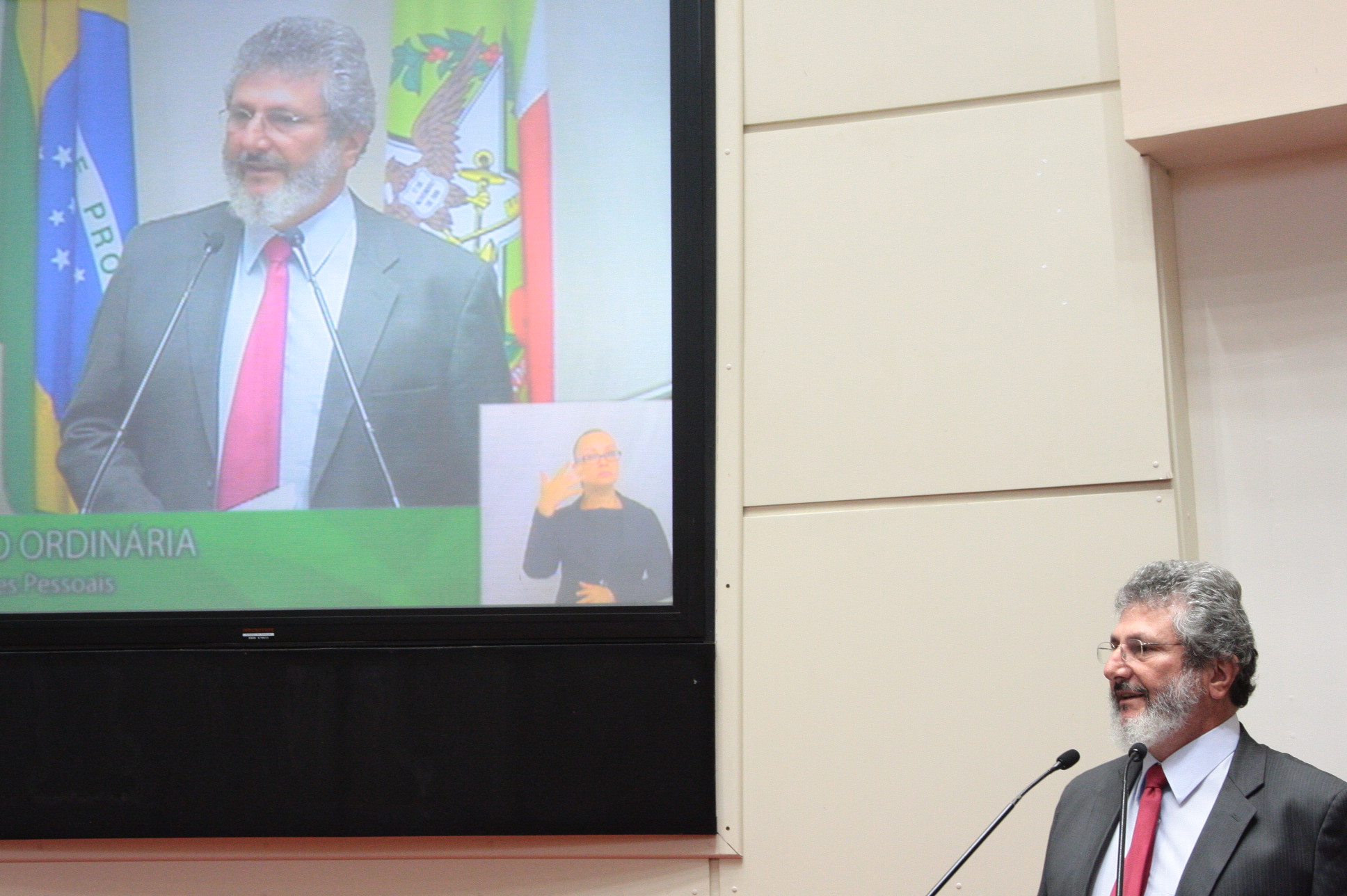 Sessão Ordinária - Plenário Osni Régis. Deputado Padre Pedro Baldissera (PT)  Foto: Eduardo Guedes de Oliveira / Agência AL