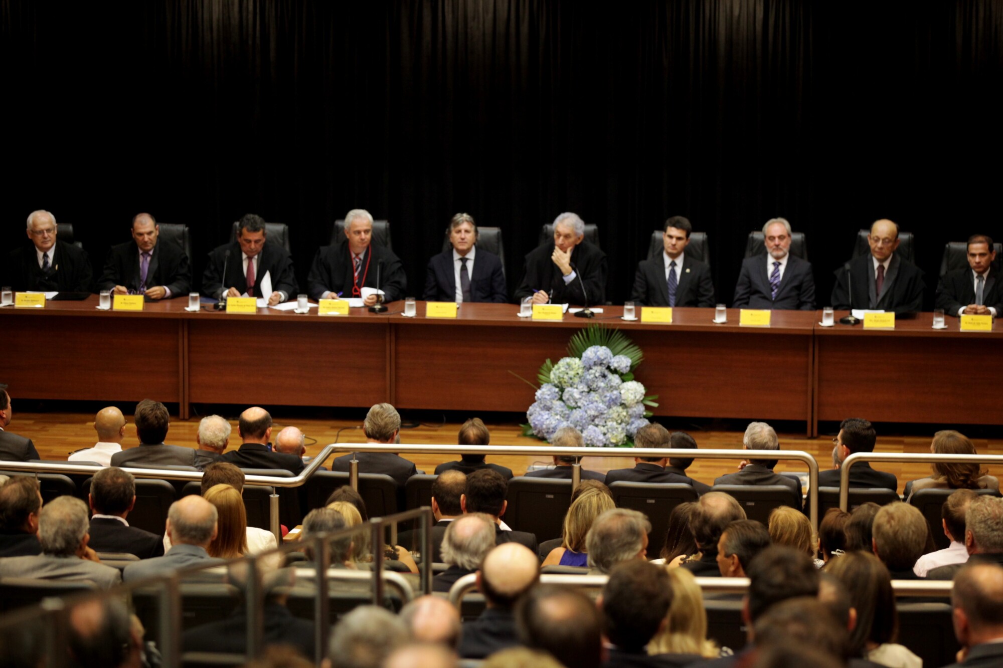 Desembargador Baasch Luz assume a presidência do TRE-SC