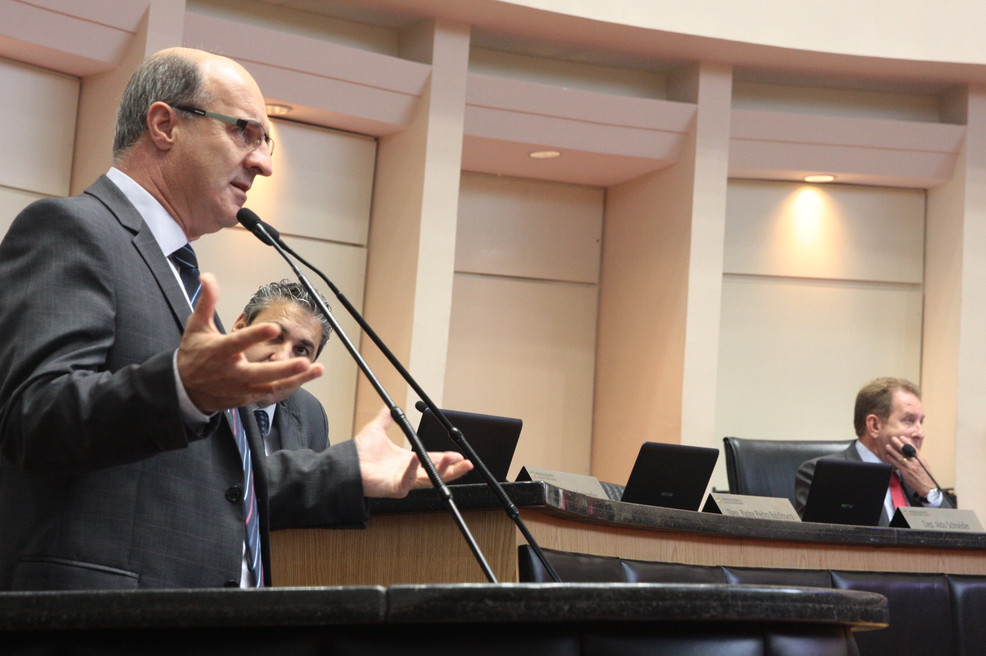 Sessão Ordinária - Plenário Osni Régis. Deputado José Milton Scheffer (PP)  Fotos: Eduardo Guedes de Oliveira / Agência AL