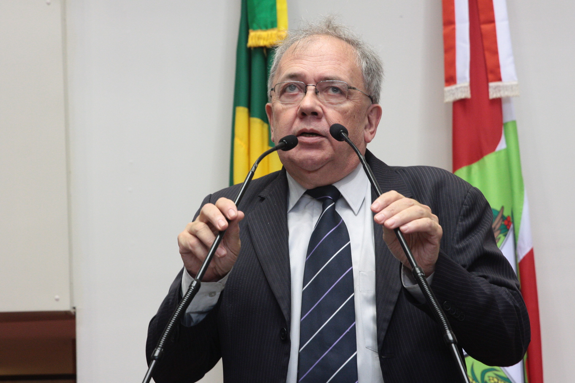 Sessão Ordinária - Plenário Osni Régis. Deputado Fernando Coruja (PMDB) Foto: Eduardo Guedes de Oliveira / Agência AL