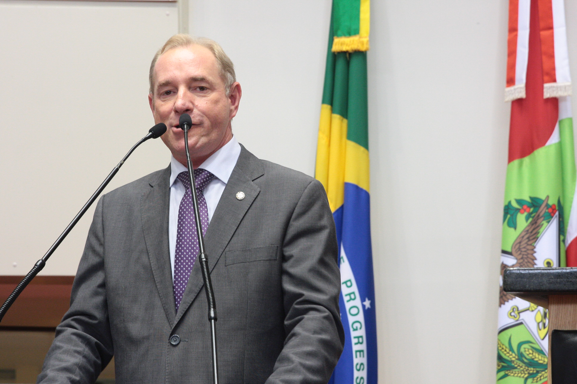 Sessão Ordinária - Plenário Osni Régis. Deputado Aldo Schneider (PMDB) - Foto: Eduardo Guedes de Oliveira / Agência AL
