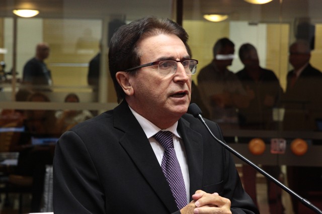 Sessão Ordinária - Plenário Osni Régis. Deputado Antonio Aguiar (PMDB) -  Foto: Eduardo Guedes de Oliveira / Agência AL