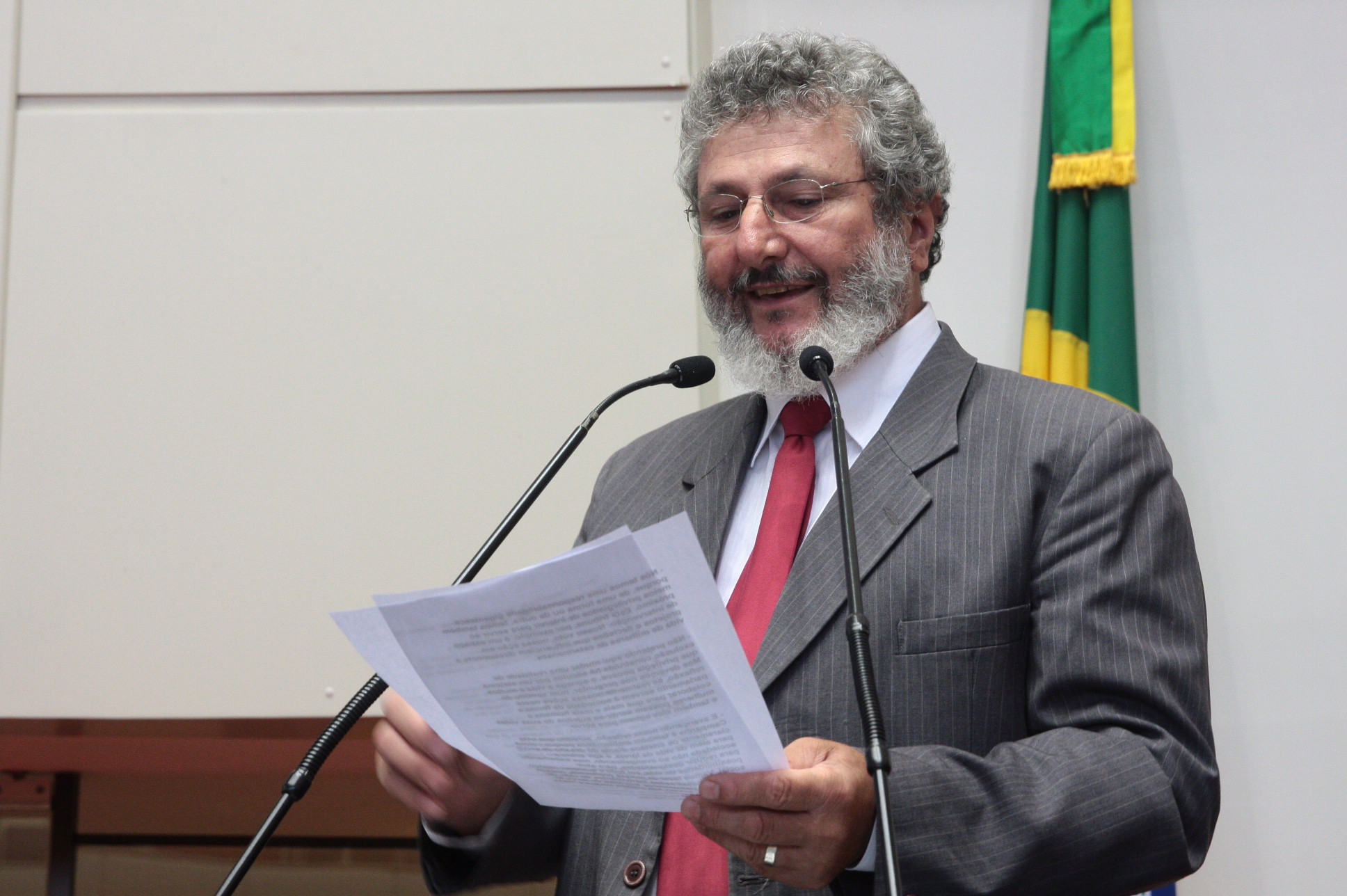 Sessão Ordinária - Plenário Osni Régis. Deputado Padre Pedro Baldissera (PT) -  Foto: Eduardo Guedes de Oliveira / Agência AL