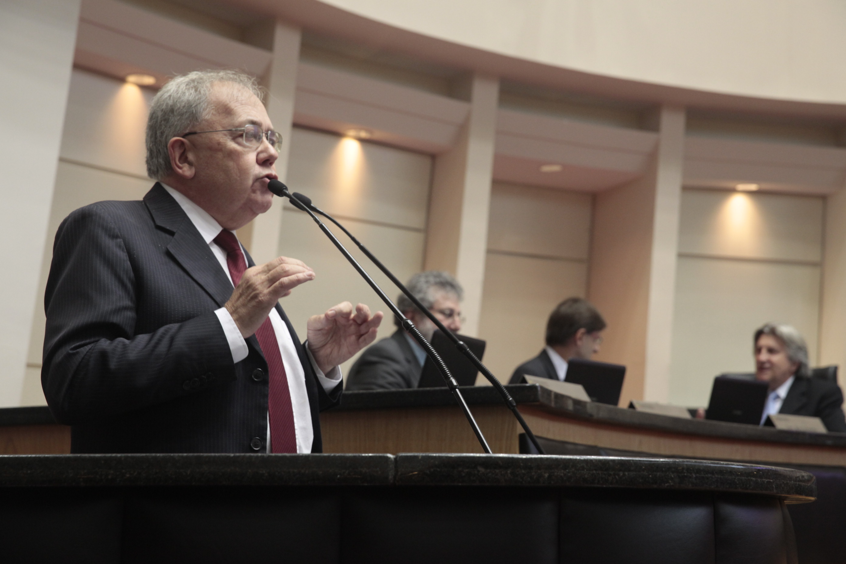Sessão Ordinária - Plenário Osni Régis. Deputado Fernando Coruja (PMDB) Foto: Eduardo Guedes de Oliveira / Agência AL