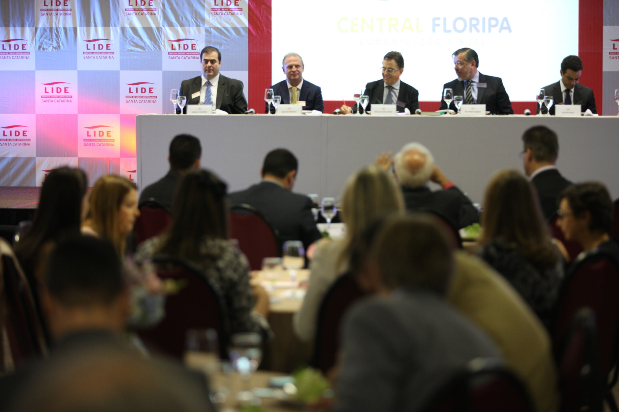 Empresários discutem futuro do cenário econômico brasileiro