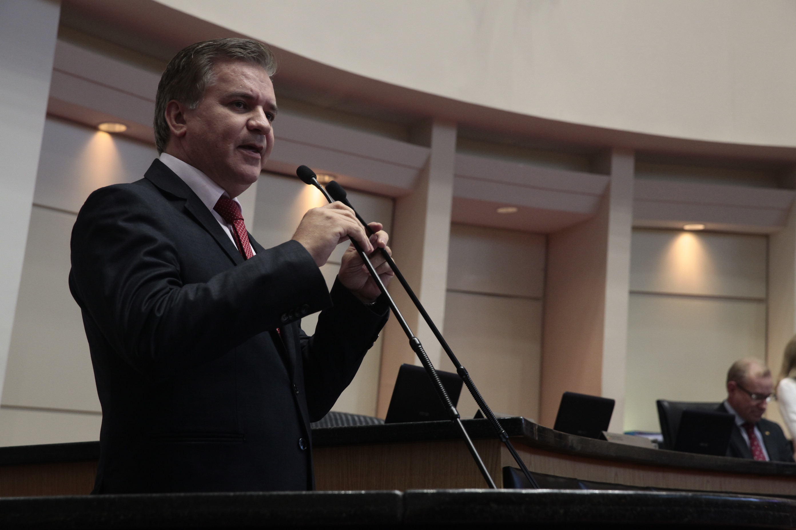 Sessão Ordinária - Plenário Osni Régis. Deputado César Valduga (PCdoB) Foto: Eduardo Guedes de Oliveira / Agência AL