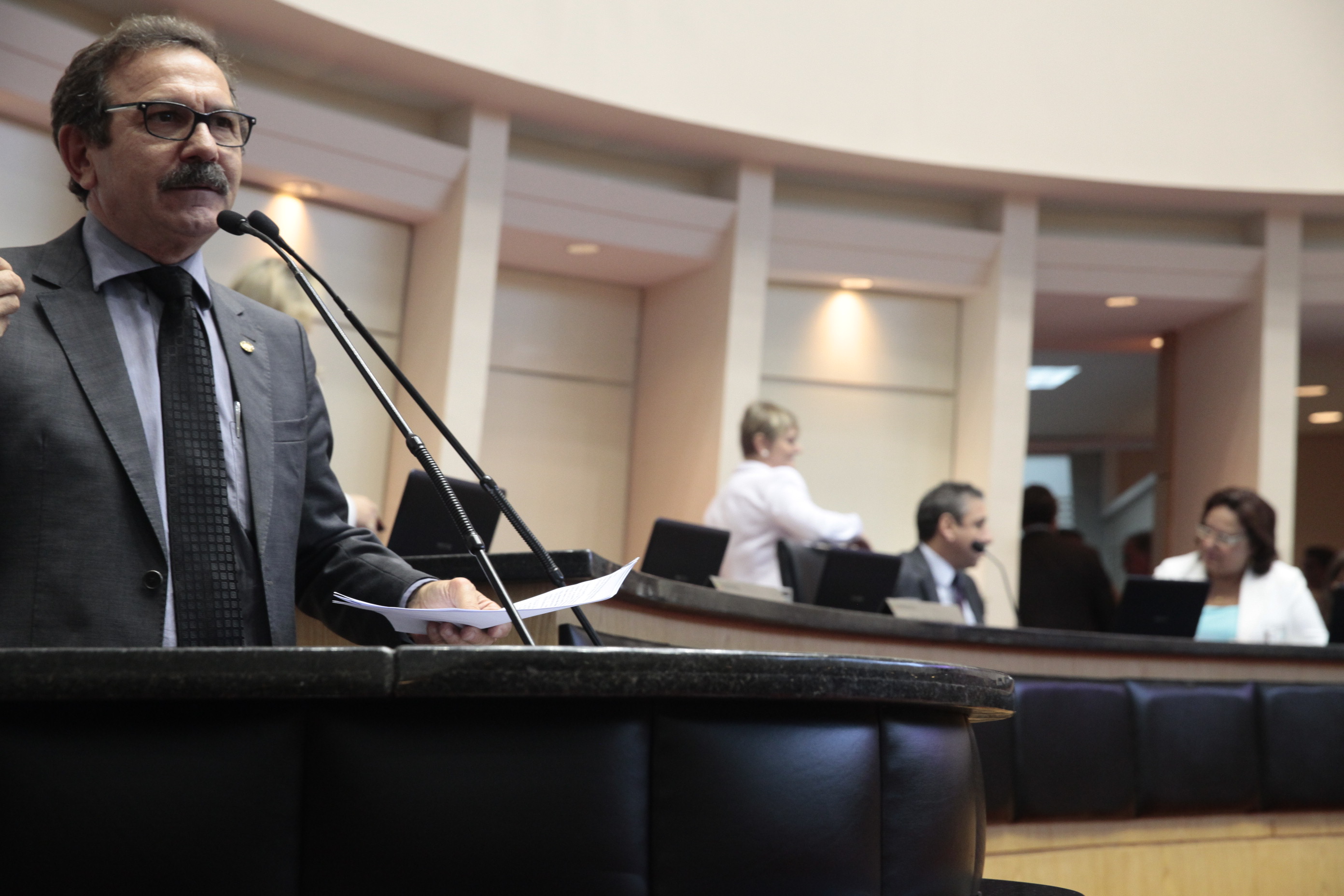 Sessão Ordinária - Plenário Osni Régis. Deputado Serafim Venzon (PSDB)  Foto: Eduardo Guedes de Oliveira / Agência AL