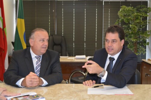 Deputado Rodrigo Minotto recebe prefeito Márcio Búrigo