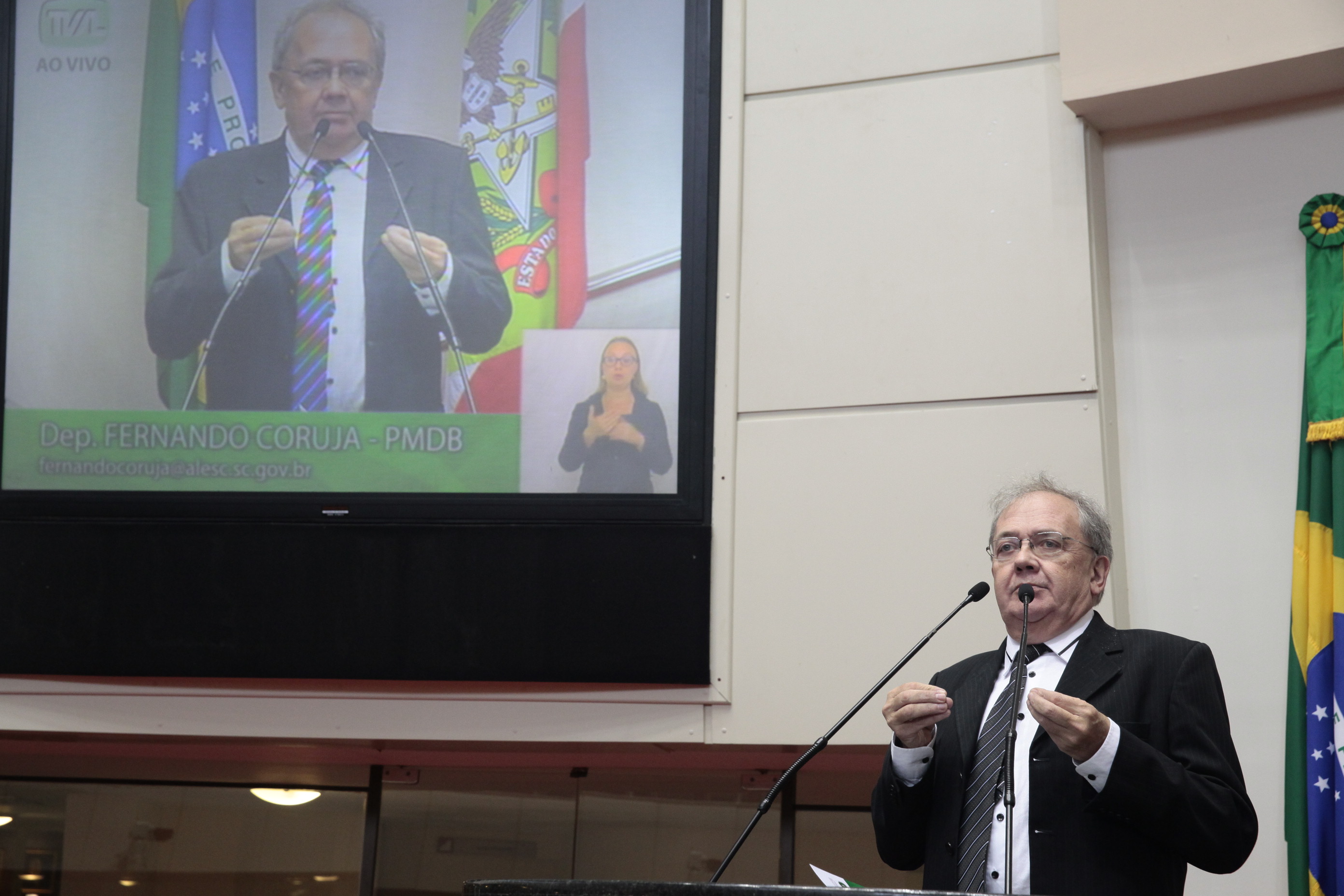 Sessão Ordinária - Plenário Osni Régis. Deputado Fernando Coruja (PMDB) Foto: Eduardo Guedes de Oliveira / Agência AL