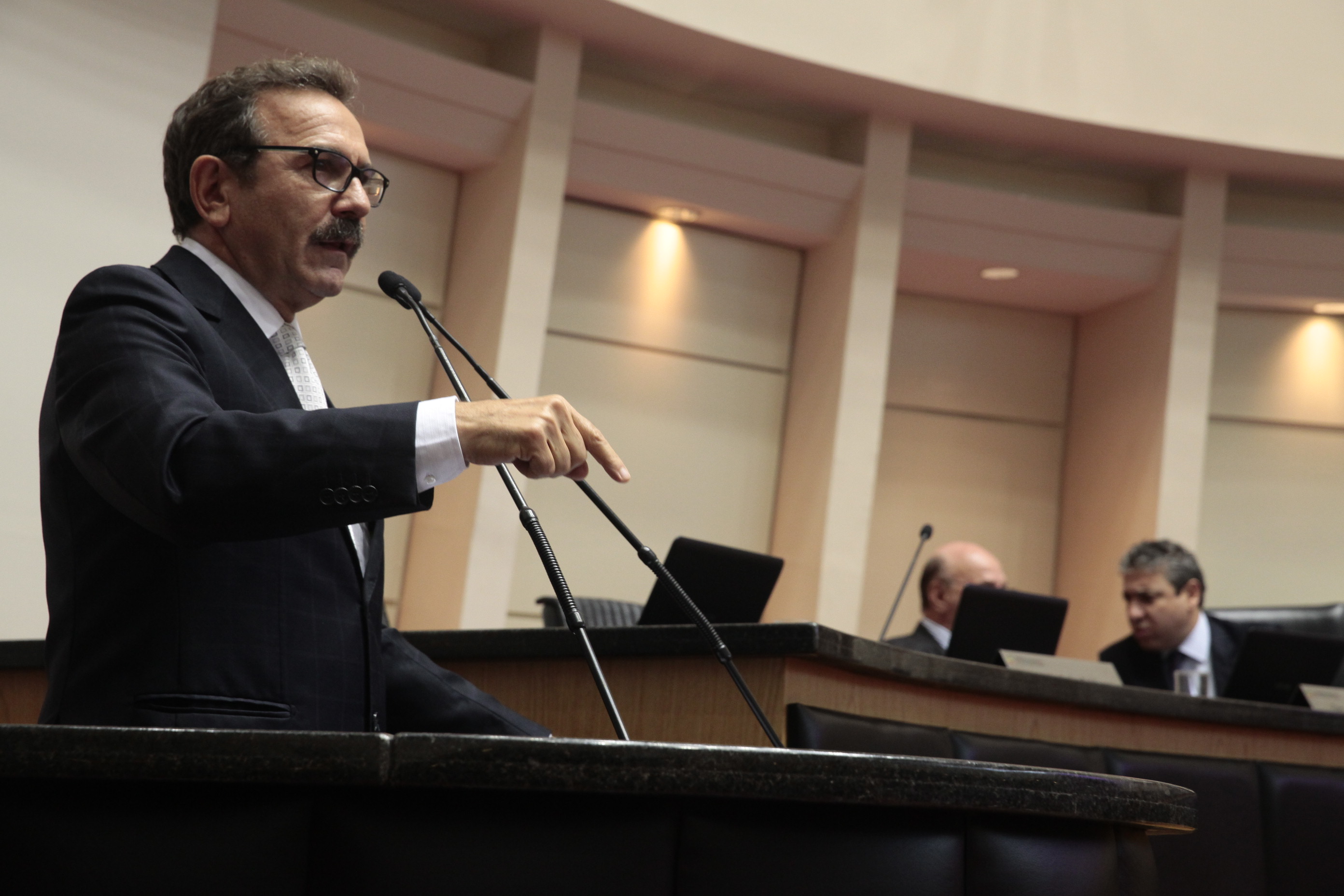 Sessão Ordinária - Plenário Osni Regis.  Deputado Serafim Venzon (PSDB)  Foto: Eduardo Guedes de Oliveira / Agência AL