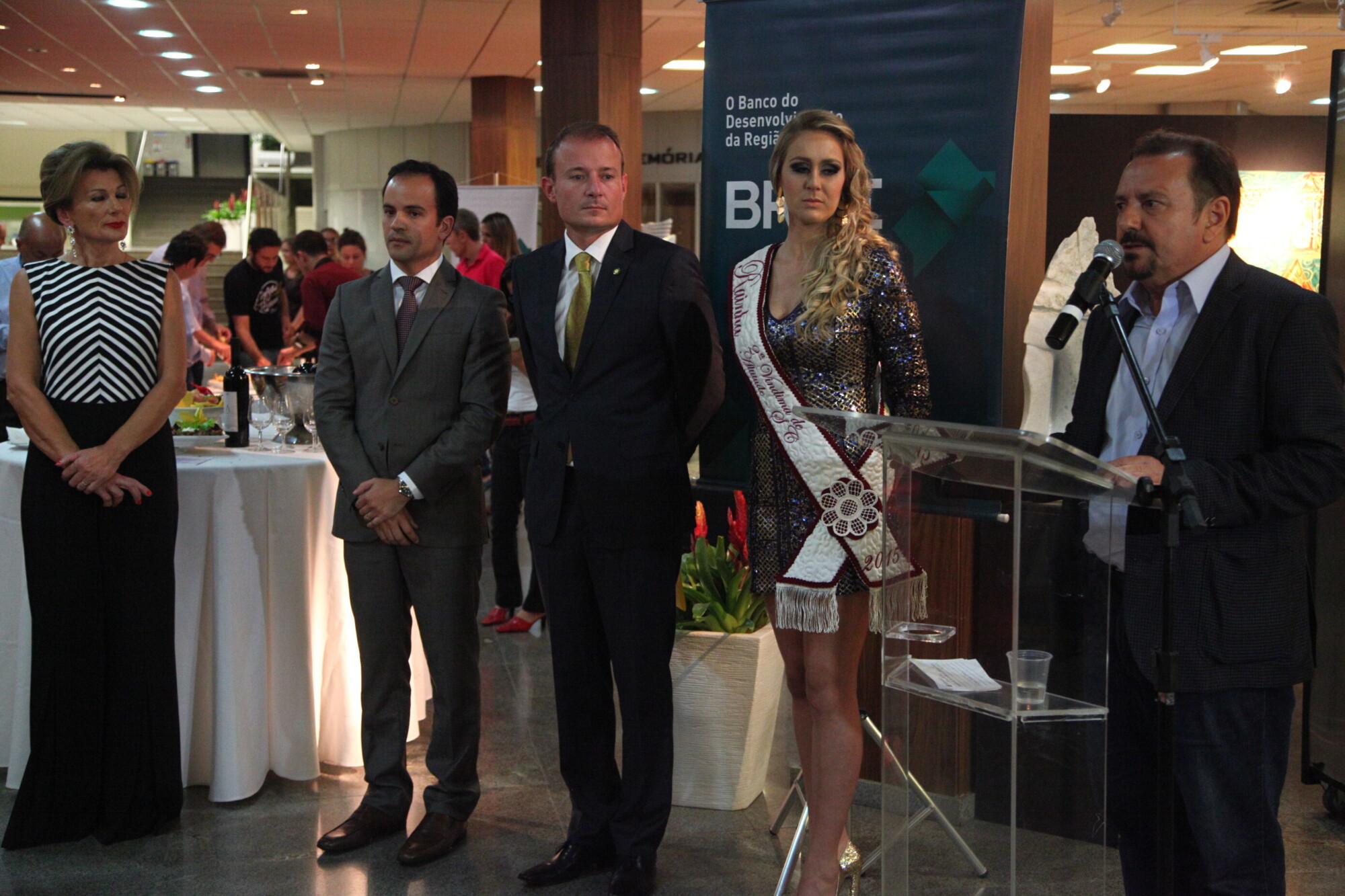Produtores festejam colheita de uvas de altitude na Alesc