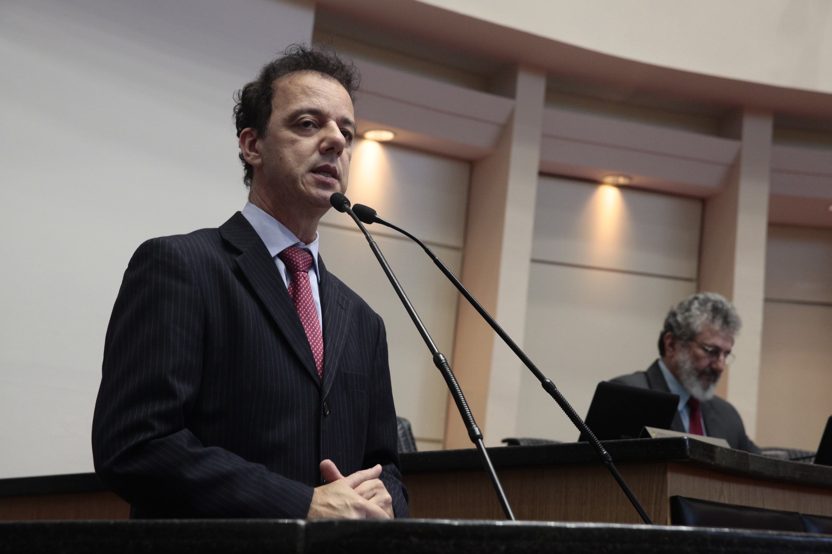 Deputado Ismael dos Santos (PSD)  Sessão Ordinária - Plenário Osni Régis. Foto: Eduardo Guedes de Oliveira / Agência AL