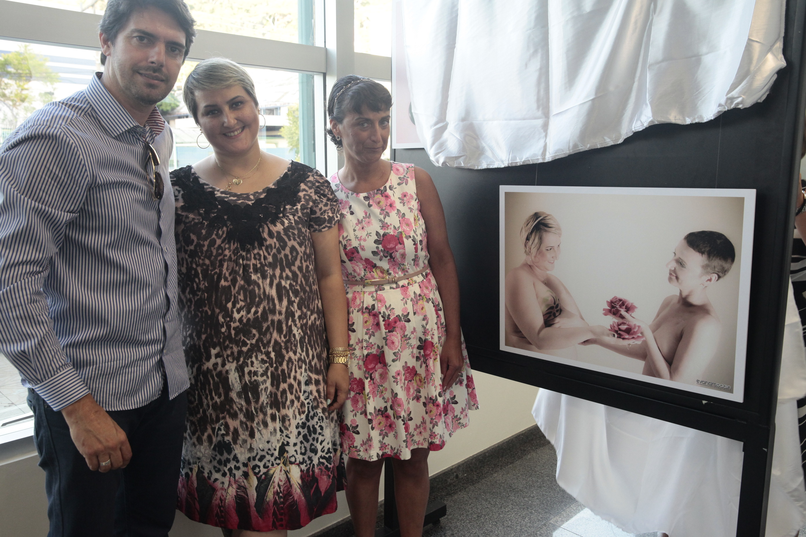 Abertura da exposição fotográfica De corpo e alma - que expõe mulheres mastectomizadas. Foto: Eduardo Guedes de Oliveira / Agência AL