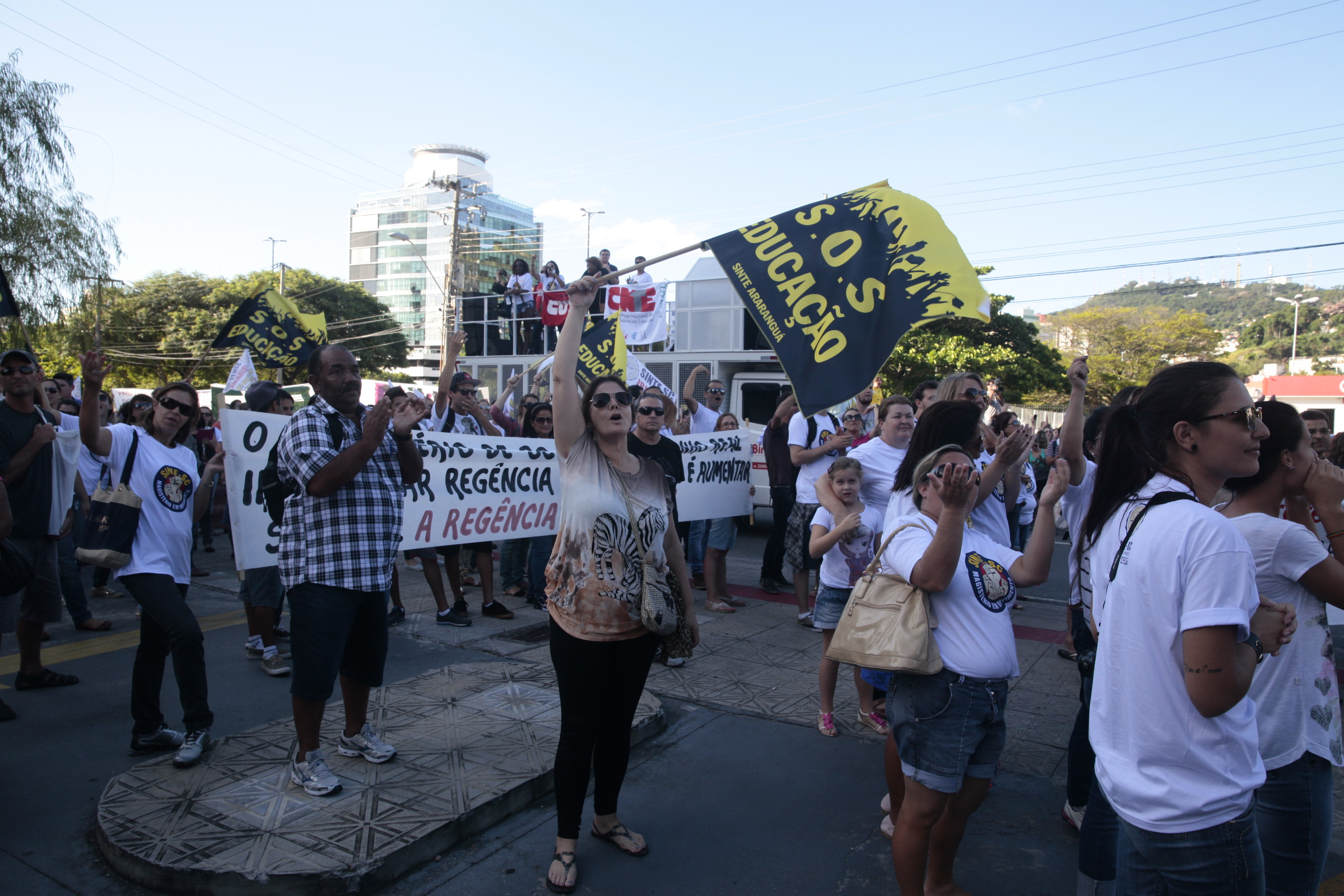 Professores fazem manifestação em frente à Assembleia Legislativa. Foto: Eduardo Guedes de Oliveira / Agência AL