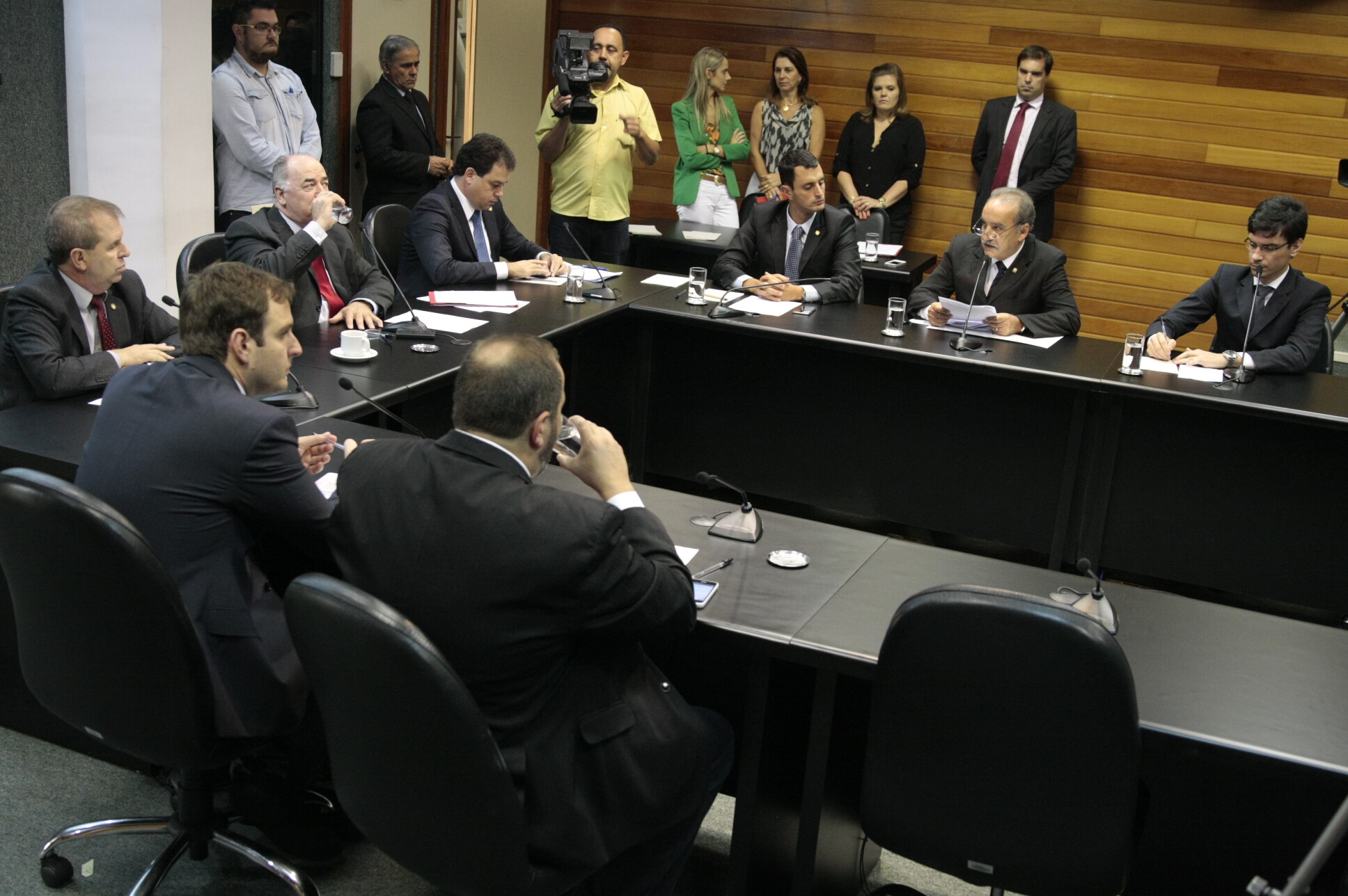 Candidatos à presidência da Adepol-SC expõem propostas a deputados