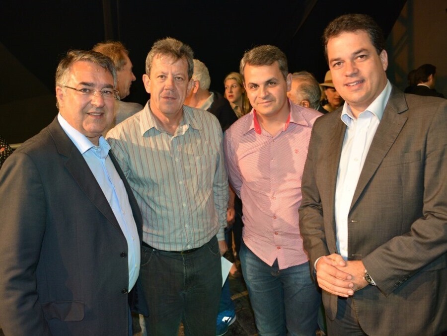 Deputado Rodrigo Minotto, governador Colombo e o prefeito de Otacílio Costa, Luiz Carlos Xavier, o Tio Ligas