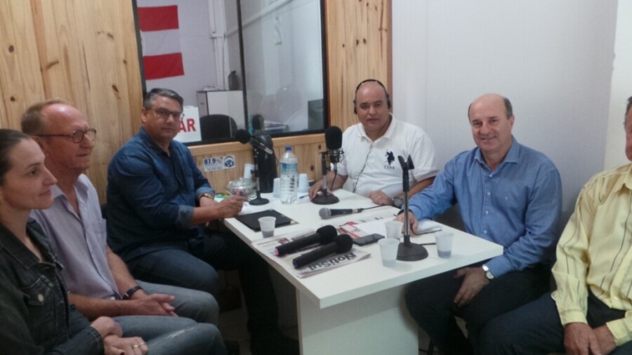 Deputado José Milton Scheffer em entrevista para a Rádio Comunitária,de Sangão