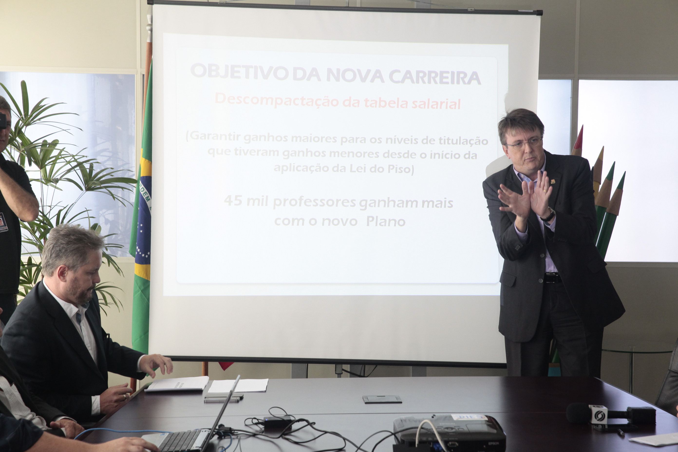 Coletiva Secretario da Educação Eduardo Deschamps_foto Eduardo Guedes de Oliveira / Agência AL