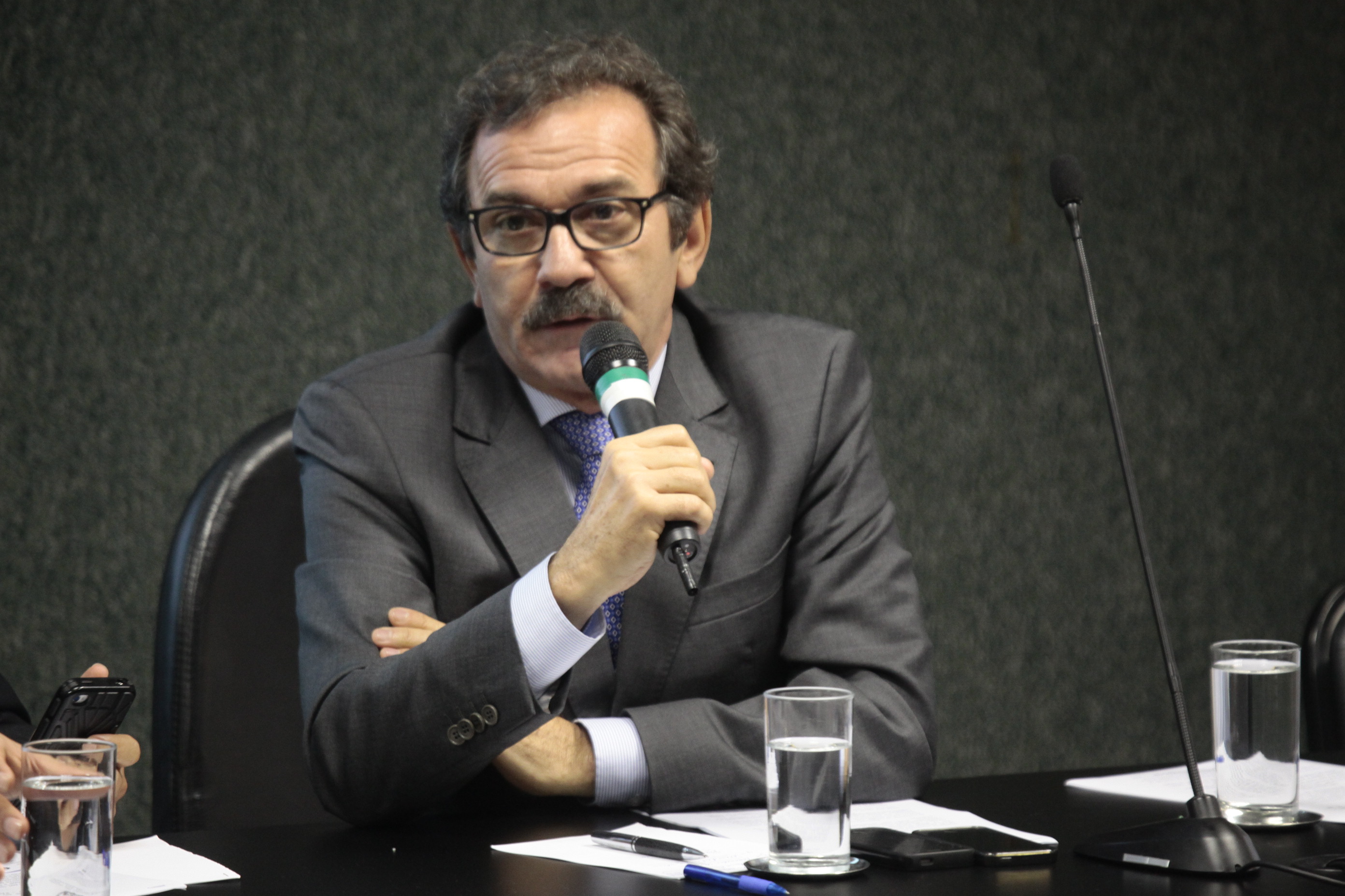 Deputado Serafim Venzon (PSDB) na Comissão de Transportes - Projeto de Revitalização da Rodovia Antonio Heil. foto: Humberto Gesser | Agencia AL