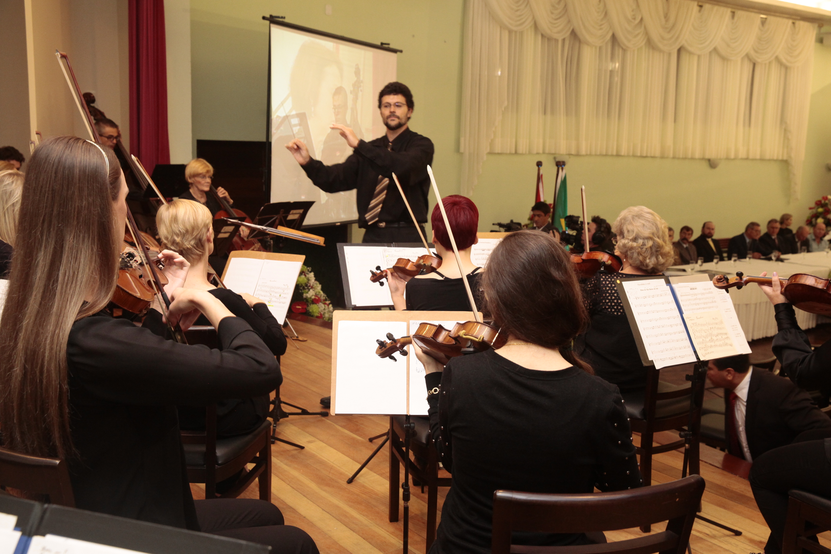 Sessão Solene em homenagem à Orquestra  São Bento do Sul pela passagem de seus 60 anos de fundação. Foto: Miriam Zomer/Agência AL