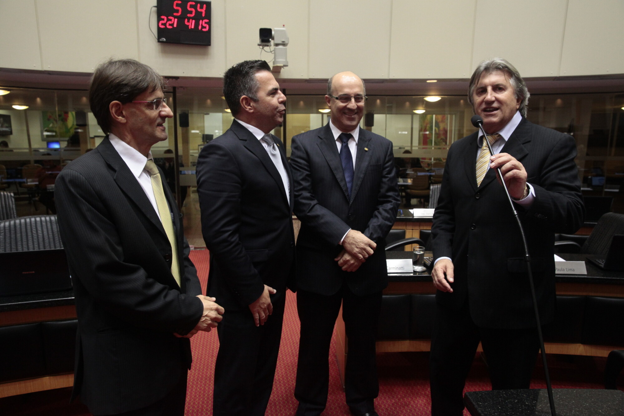 Deputados prestam solidariedade às vítimas dos tornados no Oeste