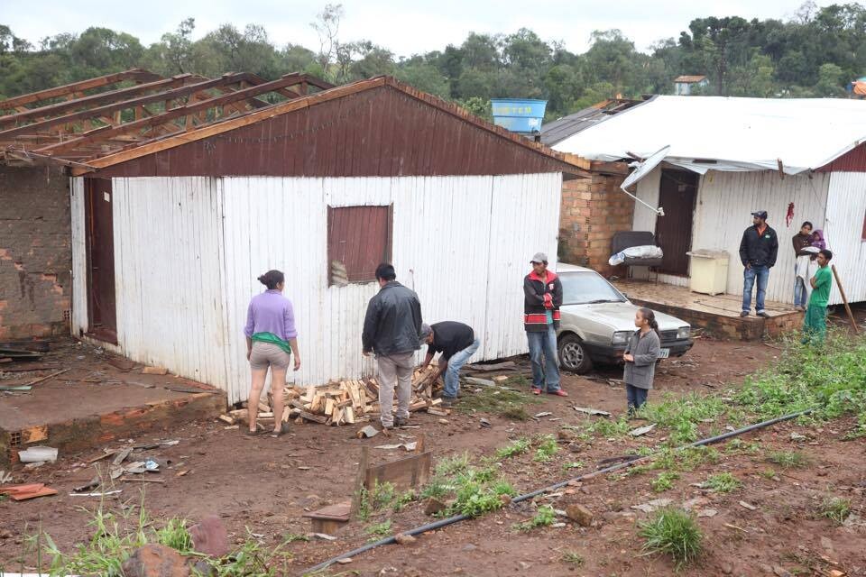 Moradores se mobilizam pela reconstrução