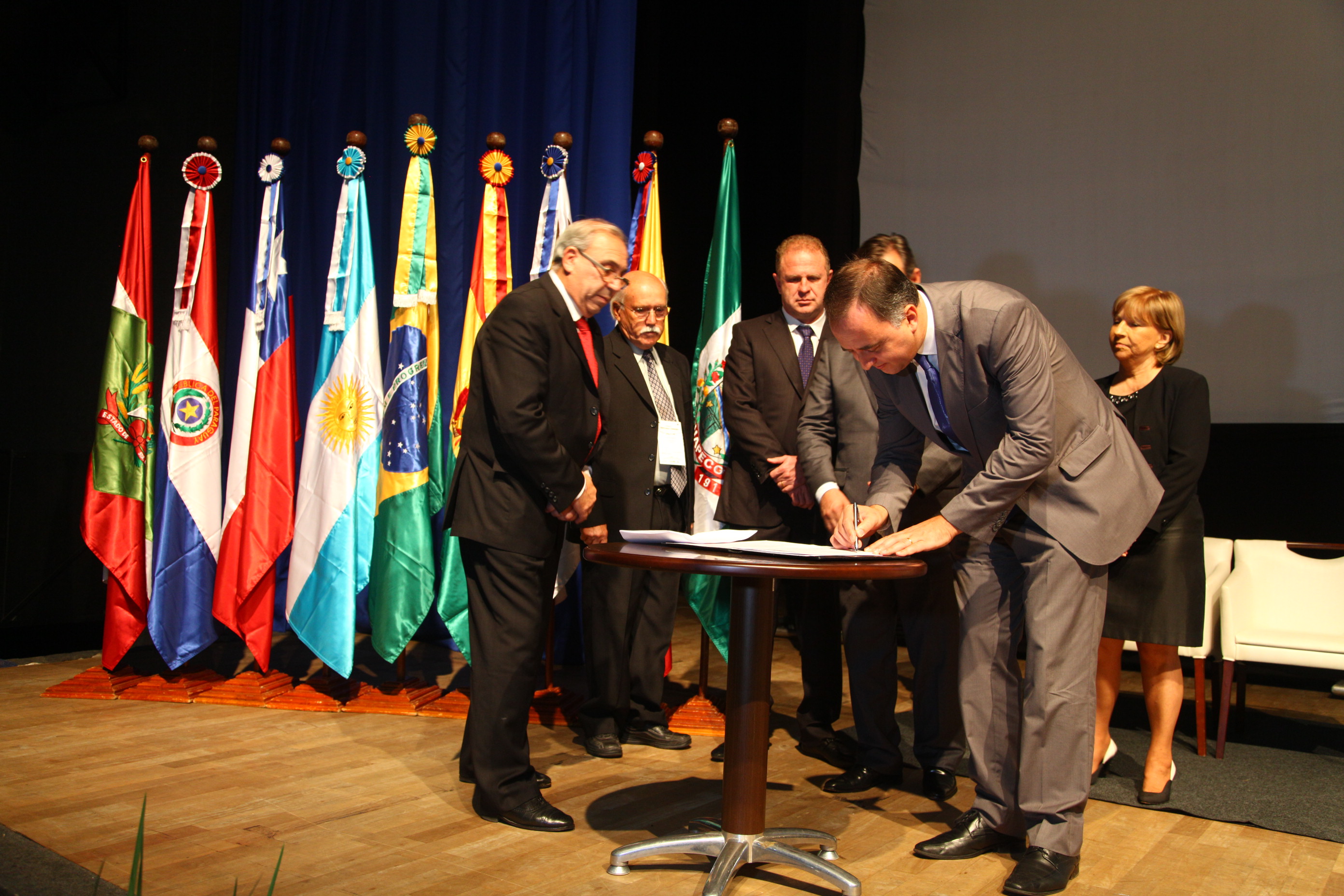 Assinatura da Carta de Cgapecó - 2º Seminário Mercosul Cidadão