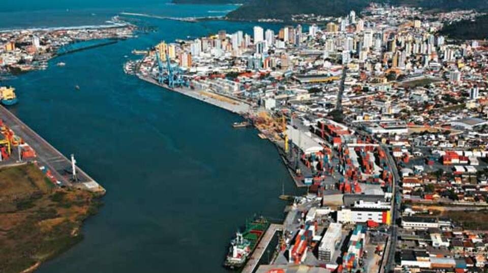 Audiência pública discute fechamento da unidade da Petrobras em Itajaí