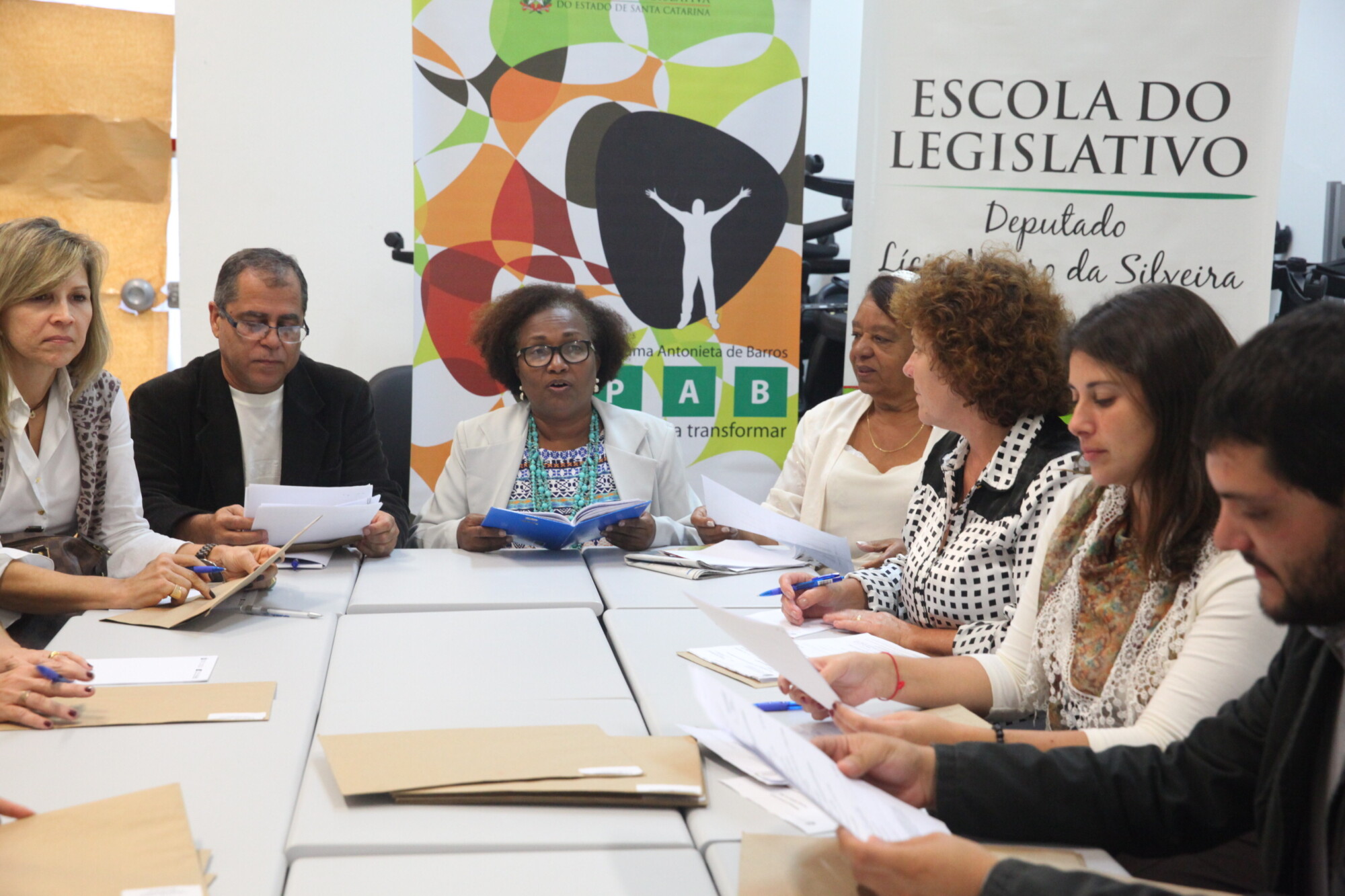 Programa Antonieta de Barros encerra seleção de novos estagiários