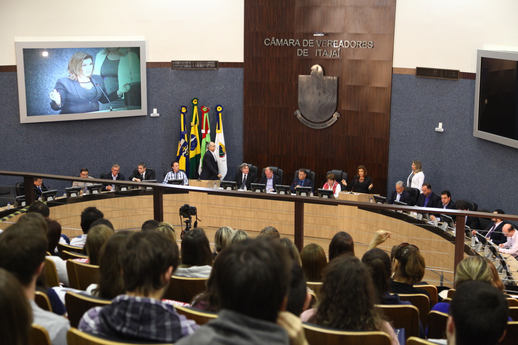 Funcionários e sociedade civil pedem permanência da Petrobras em Itajaí