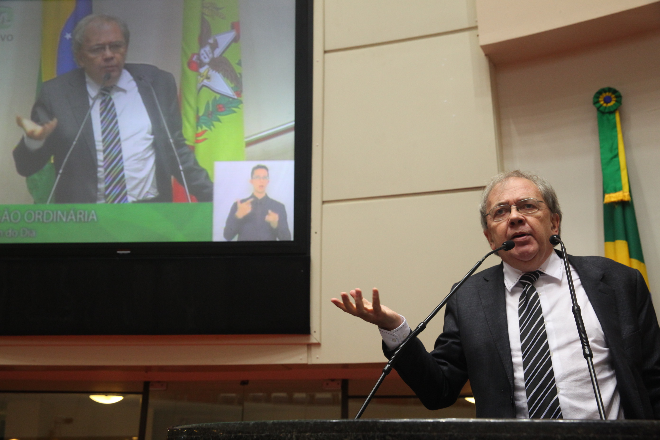 Deputado Fernando Coruja (PMDB) - Sessão Ordinária - Plenário Osni Régis. Foto: Eduardo Guedes de Oliveira / Agência AL