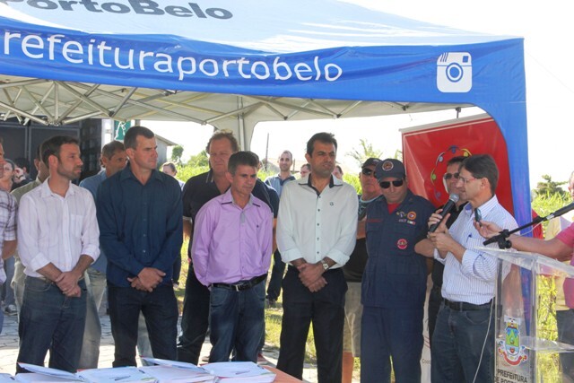 Saretta participa de assinatura da ordem de serviço para urbanização do acesso a Porto Belo