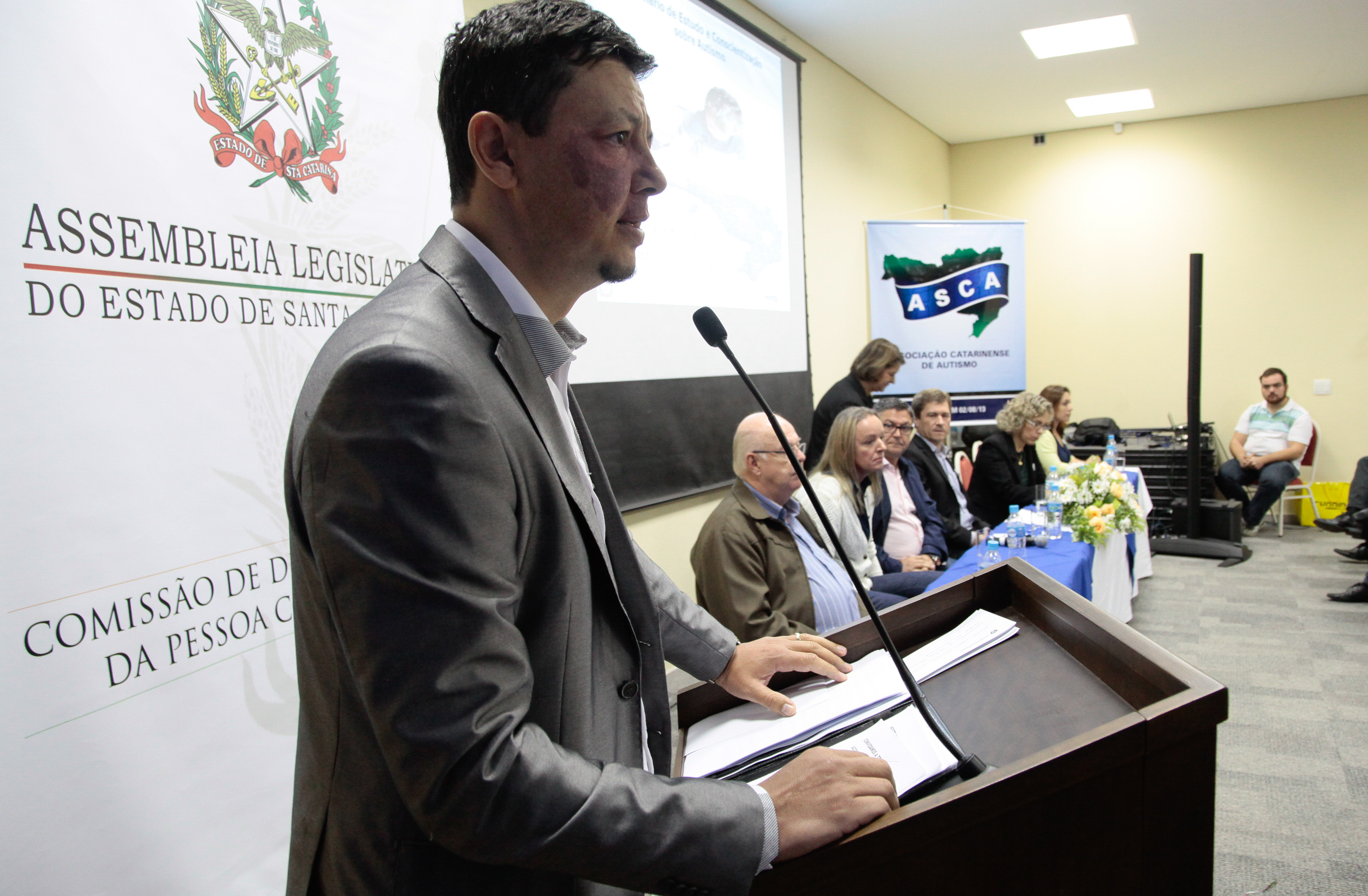Seminário Descentralizado de Estudo e Conscientização sobre o Autismo - Blumenau. Antoninho Tiburcio, Coordenador da Escola do Legislativo. Foto:Miriam Zomer/Agência AL