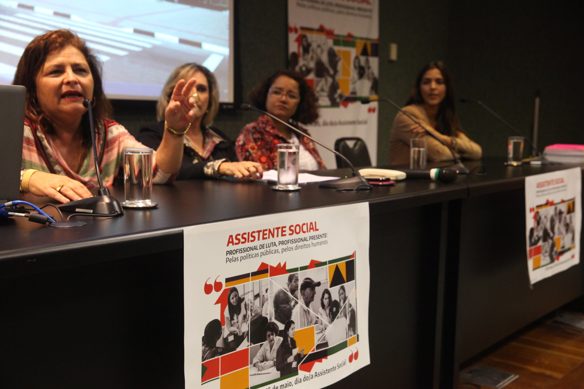 Ato solene marca as comemorações do Dia do Assistente Social