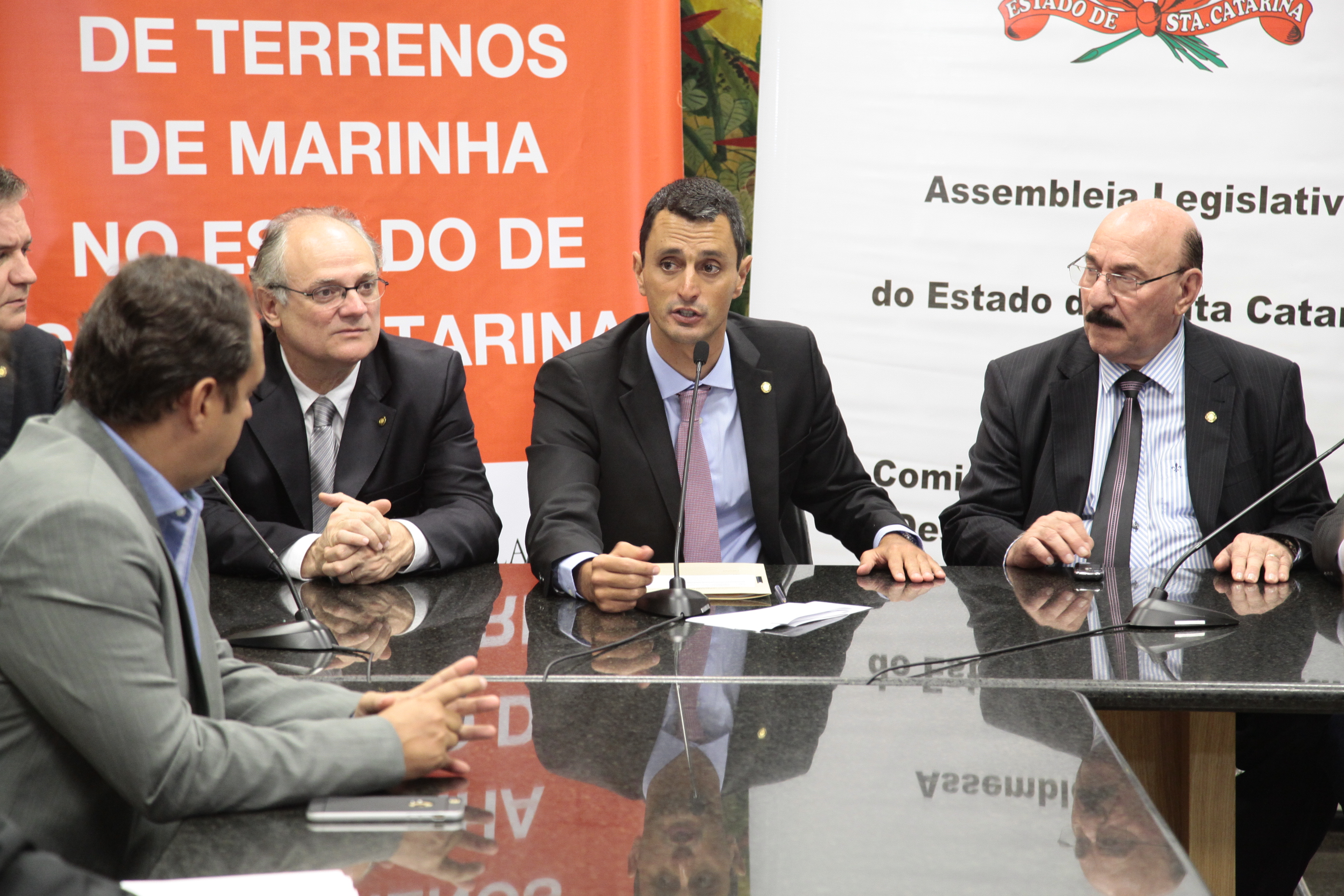 Lançamento da Frente Parlamentar em Defesa dos Ocupantes de Terrenos de Marinha. Fotos: Miriam Zomer/Agência AL