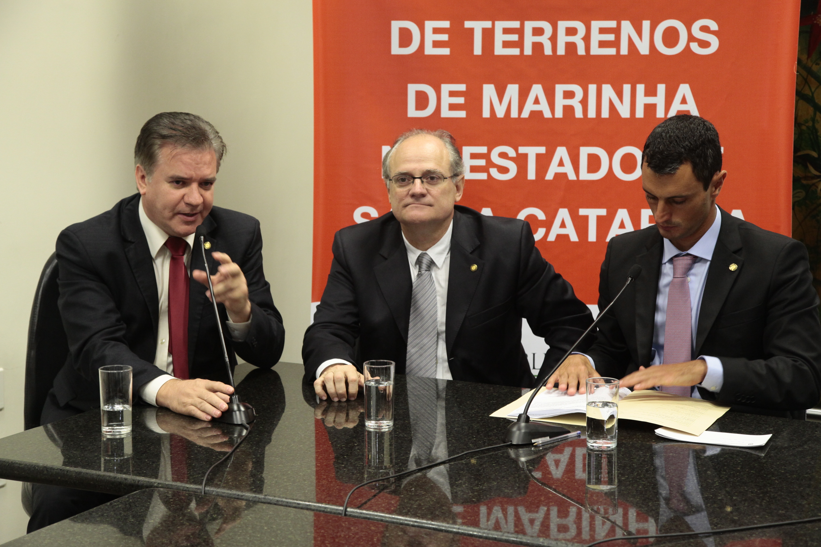 Lançamento da Frente Parlamentar em Defesa dos Ocupantes de Terrenos de Marinha. Fotos: Miriam Zomer/Agência AL