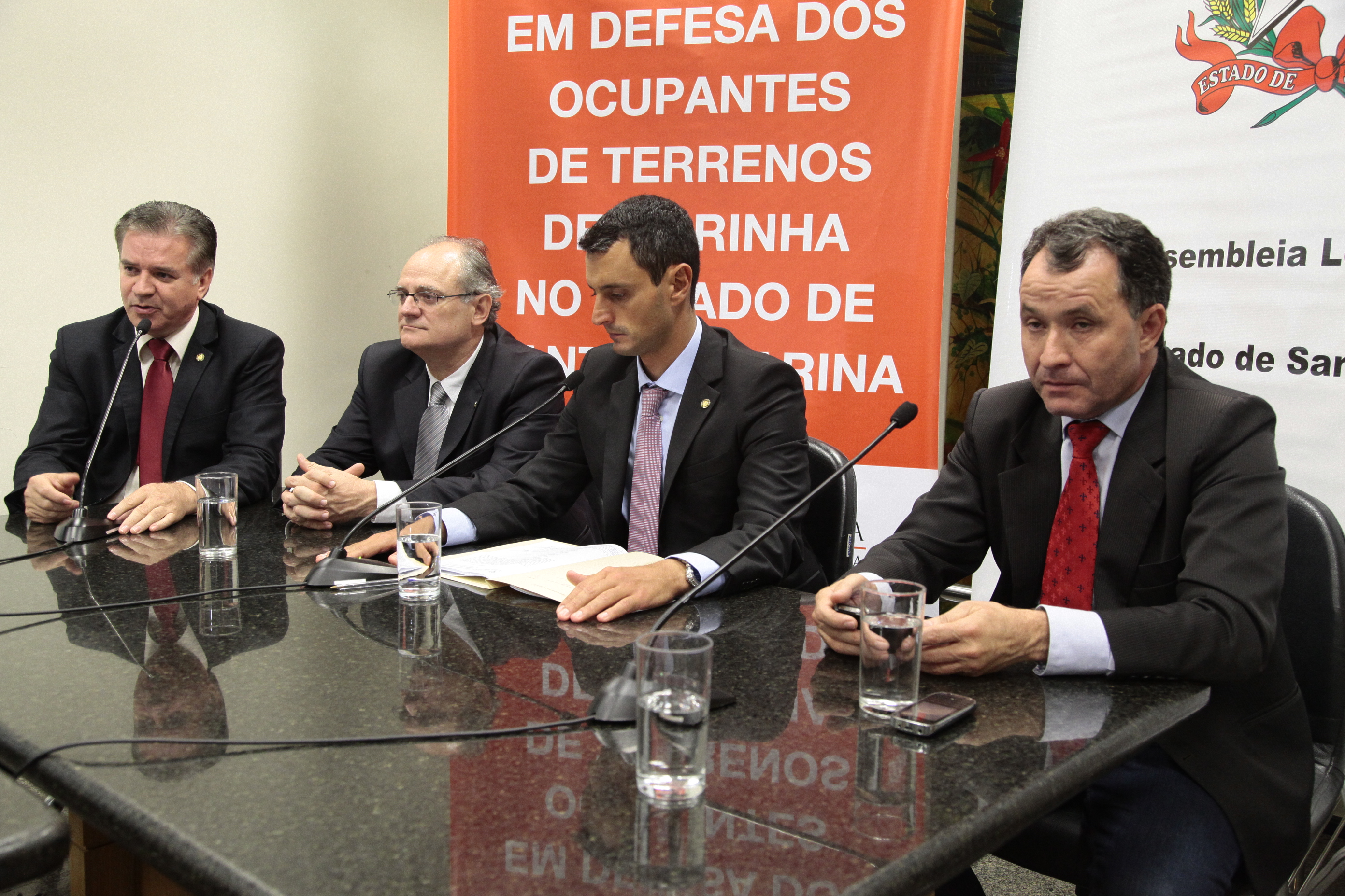 Lançamento da Frente Parlamentar em Defesa dos Ocupantes de Terrenos de Marinha. Fotos: Miriam Zomer/Agência AL