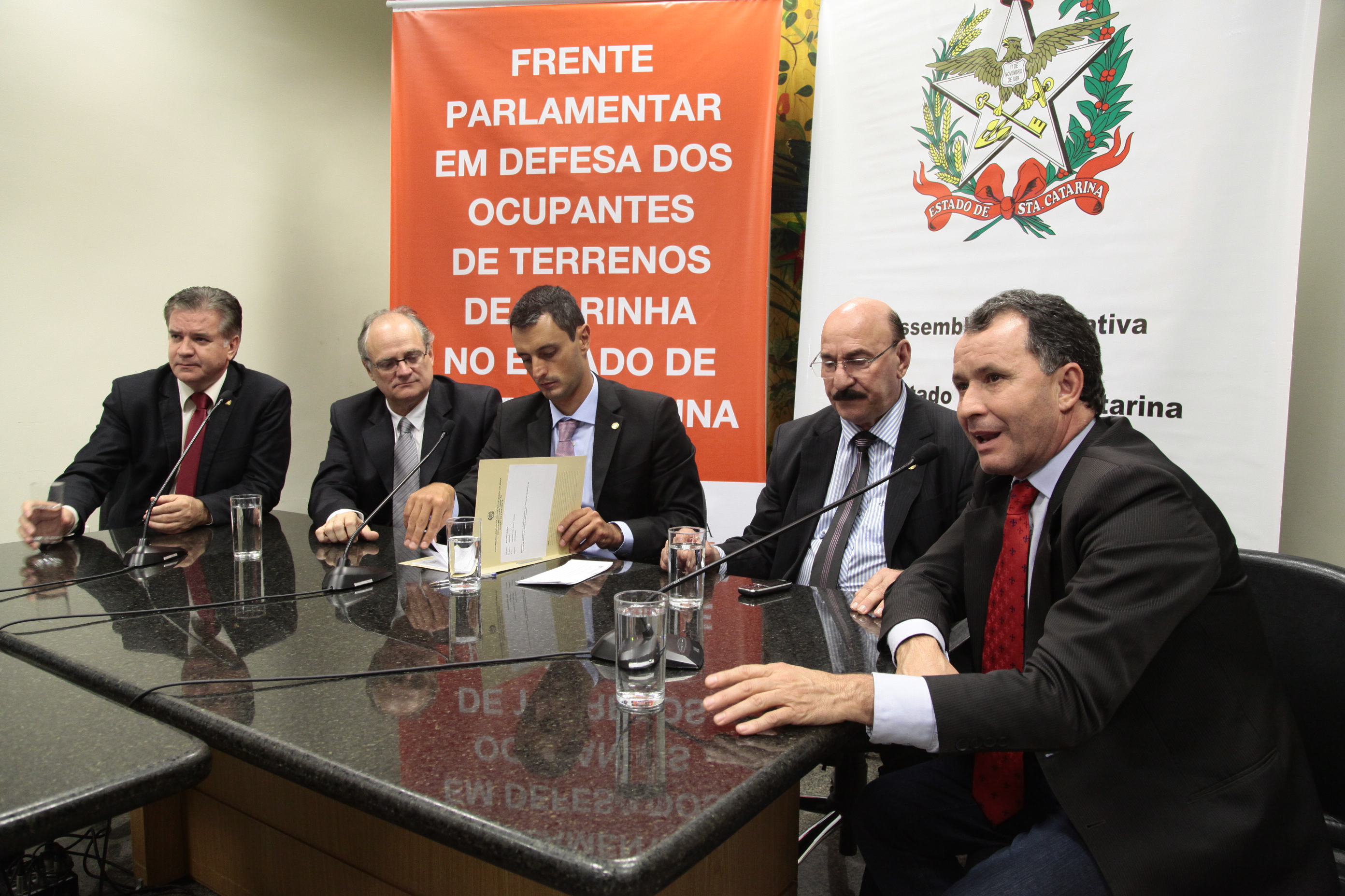 Lançamento da Frente Parlamentar em Defesa dos Ocupantes de Terrenos de Marinha. Fotos: Miriam Zomer/Agência AL