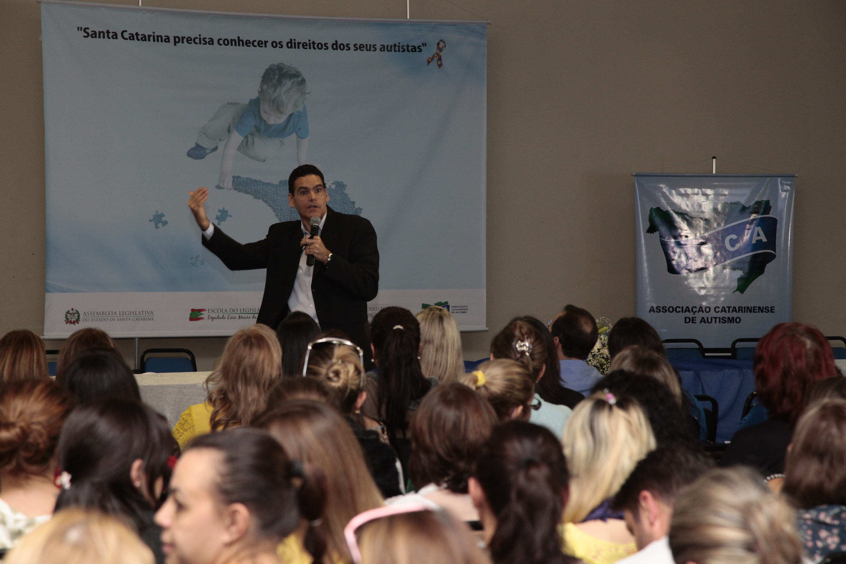 Seminário Descentralizado de Estudo e Conscientização sobre o Autismo - Chapecó.  Foto: Miriam Zomer/Agência AL