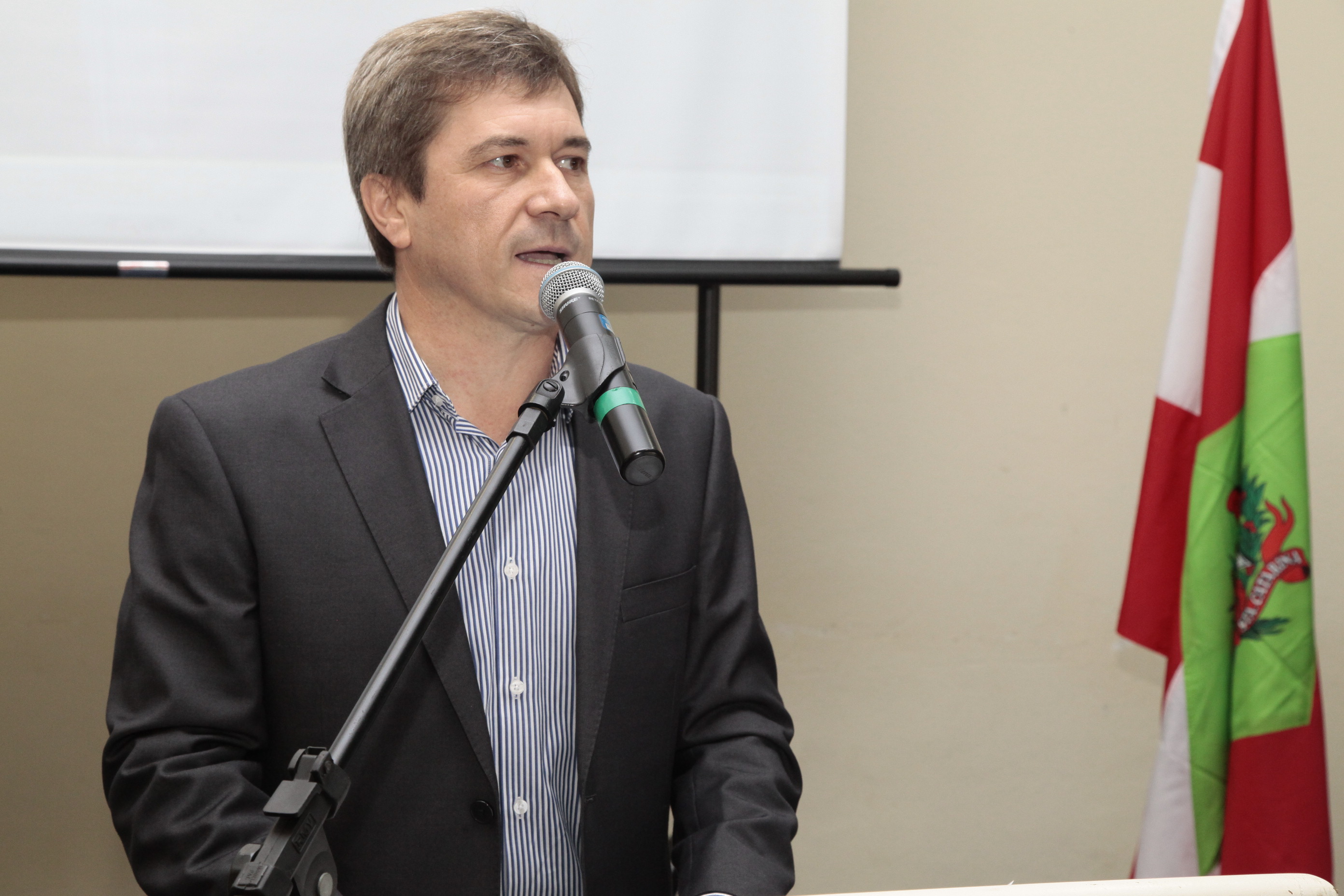 Deputado José Nei Ascari (PSD). Seminário Descentralizado de Estudo e Conscientização sobre o Autismo - Chapecó.  Foto: Miriam Zomer/Agência AL