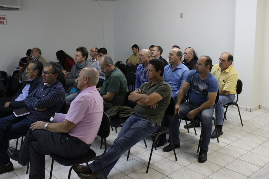 Deputado Zé Milton  em reunião em Tubarão FOTO: Edmilson Viana/Divulgação