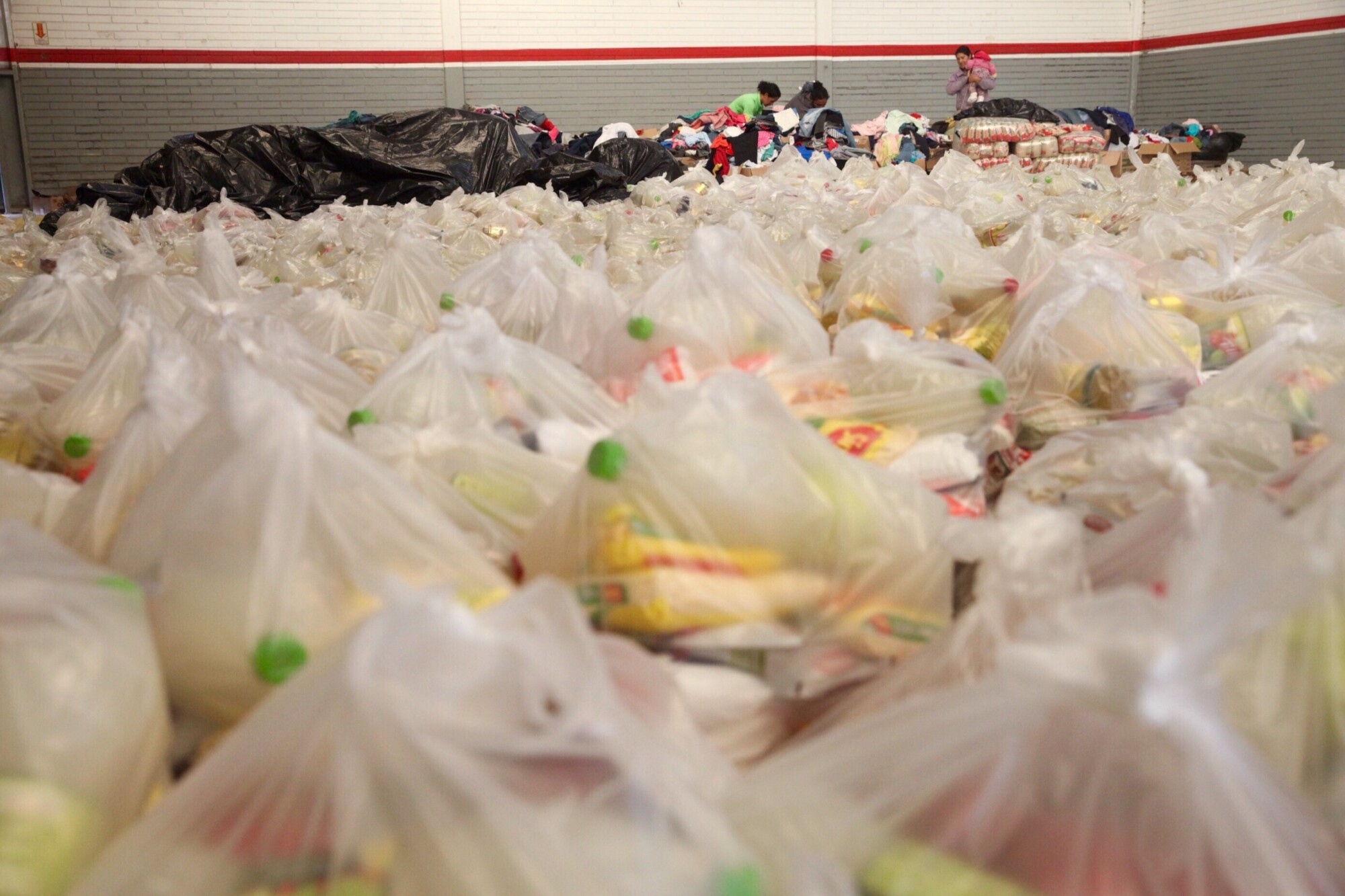 Prefeitura recebeu toneladas de doações, entre roupas e alimentos, mas ainda precisa de materiais de construção  FOTO: Fábio Queiroz/Agência AL