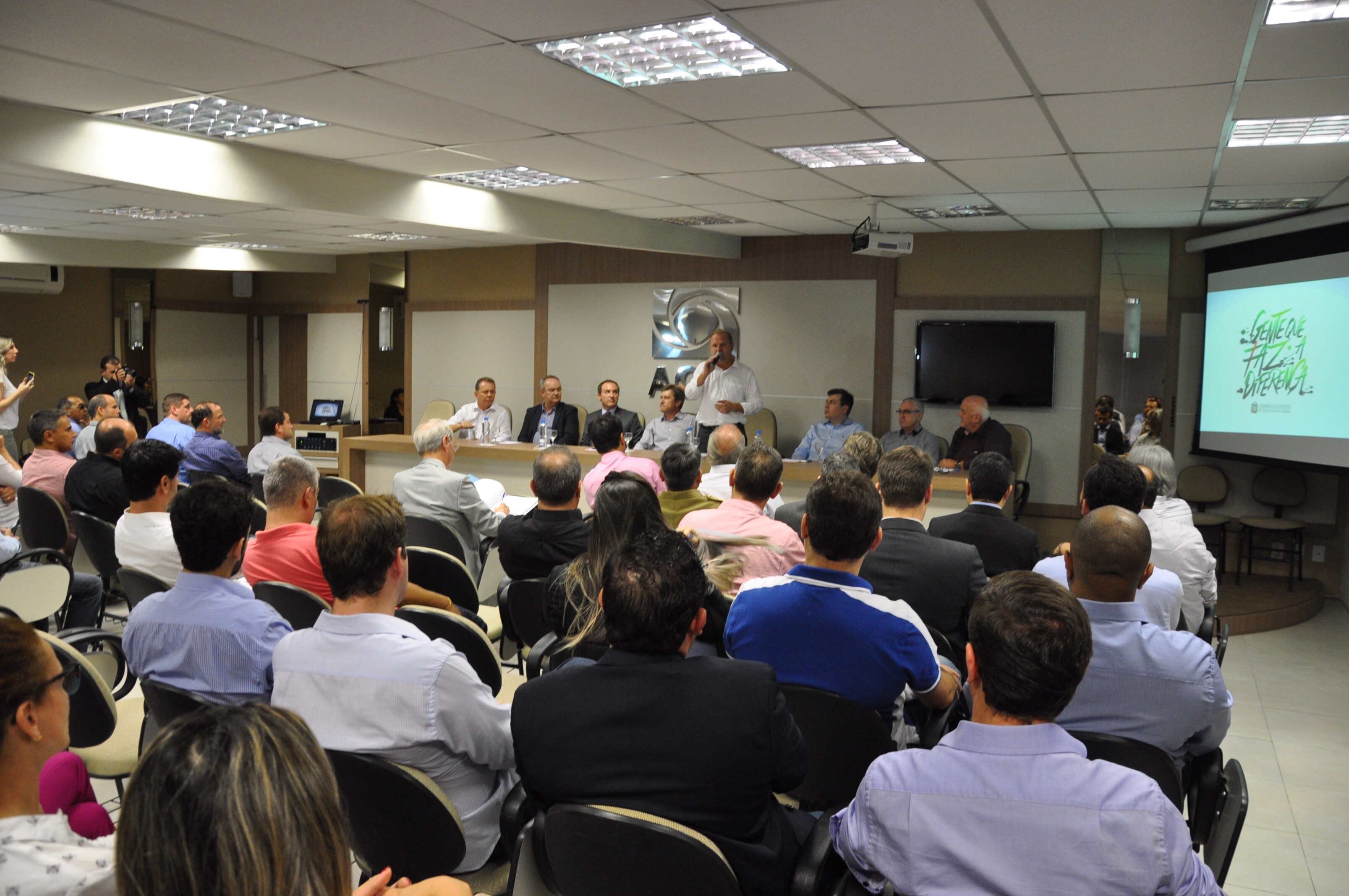 Merisio apresenta campanha em Tubarão