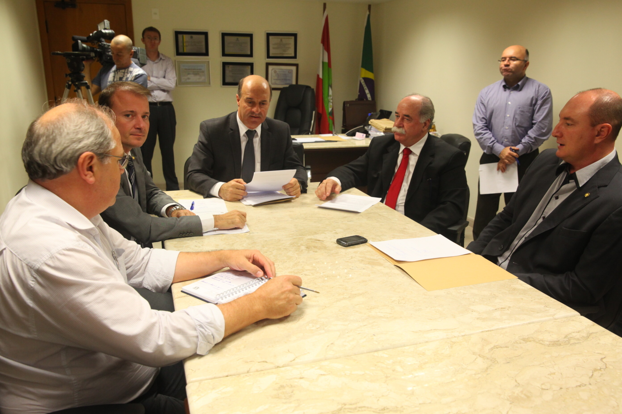 Assembleia instala Frente Parlamentar Cooperativista