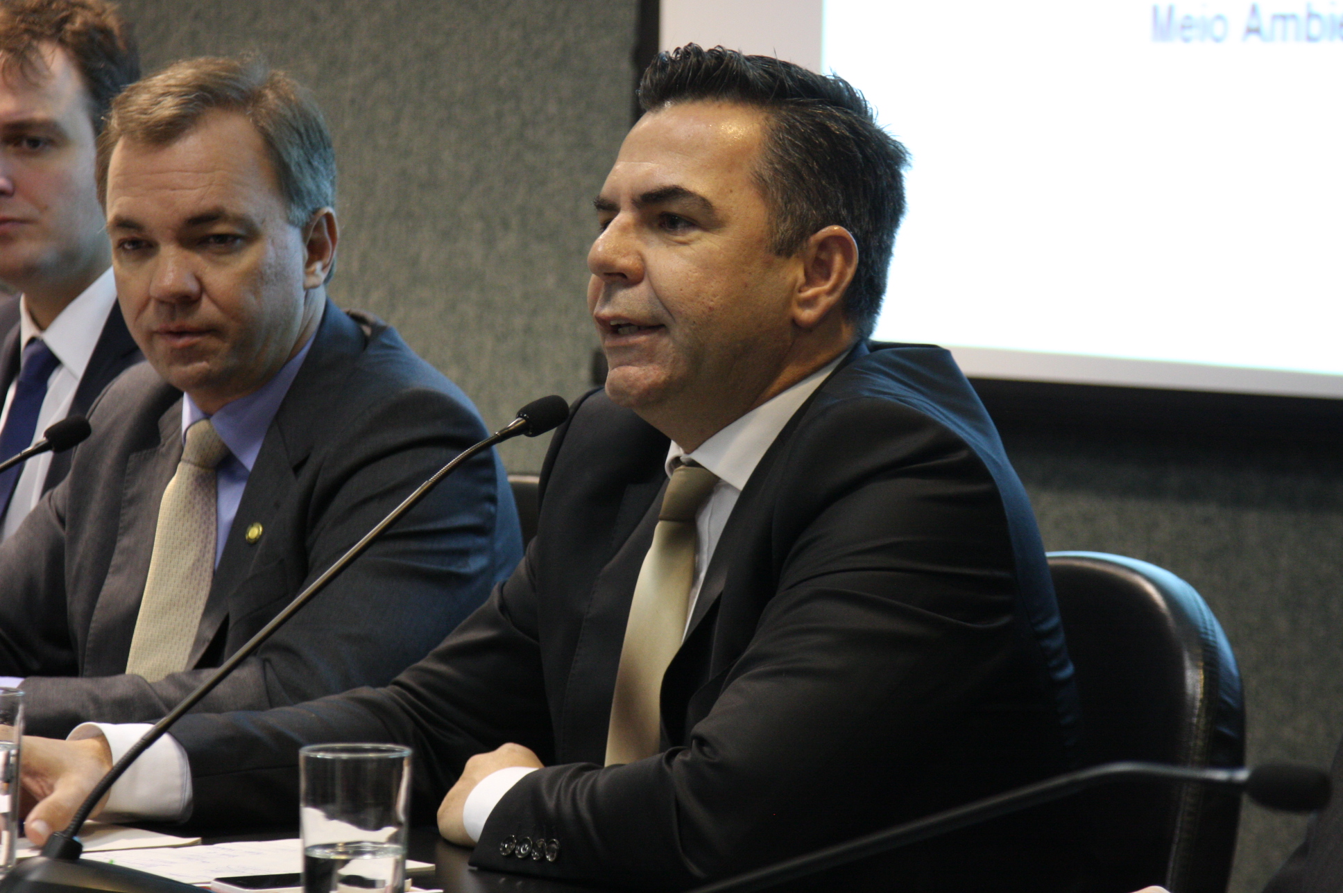 Audiência Pública sobre o gerenciamento costeiro de Jaguaruna. Comissão de Turismo e Meio Ambiente. Deputado Luiz Fernando Vampiro (PMDB). Foto: Yuri Santos | Agência AL
