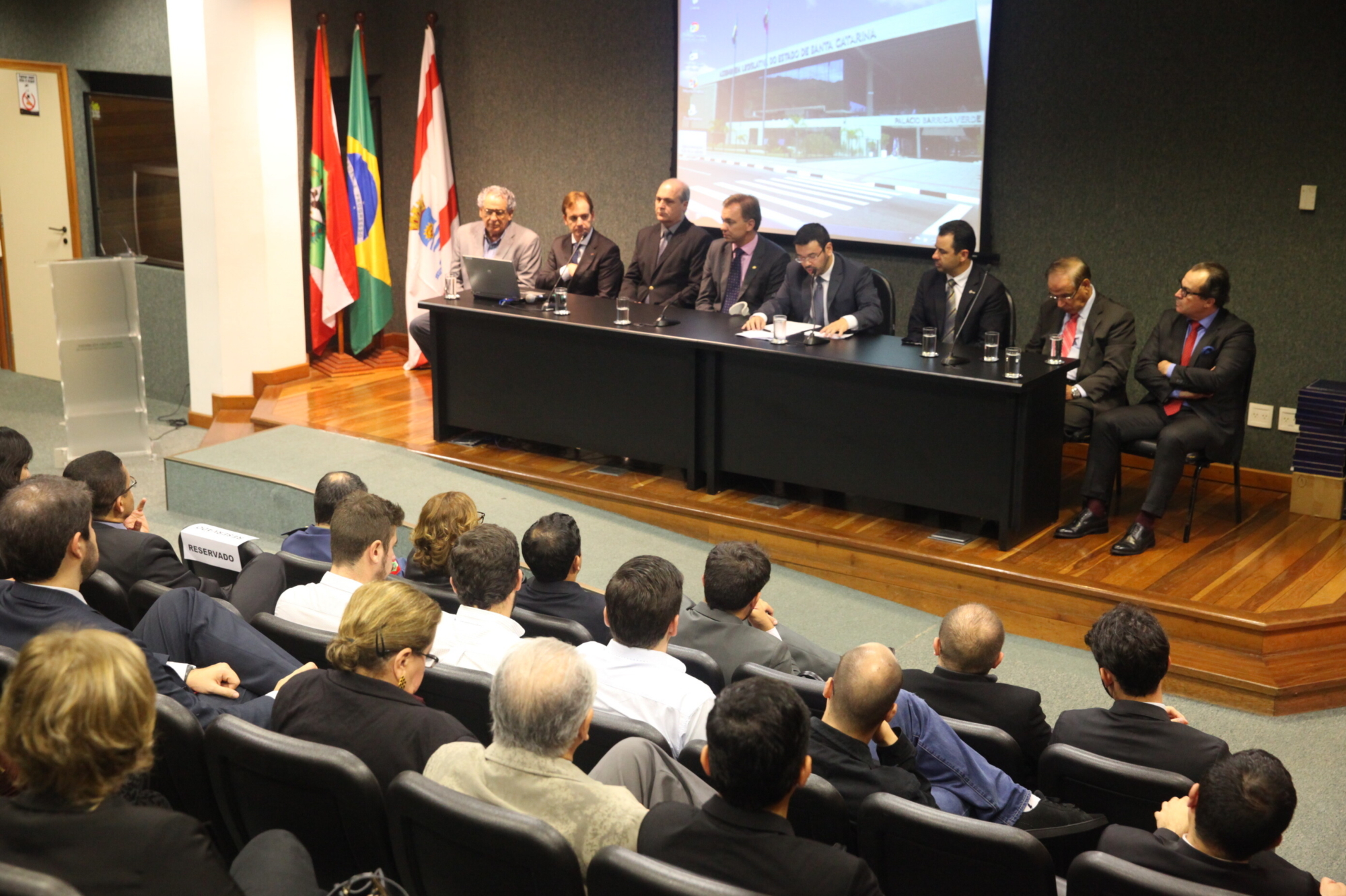 Associação busca aprimorar atividade de relações institucionais e governamentais