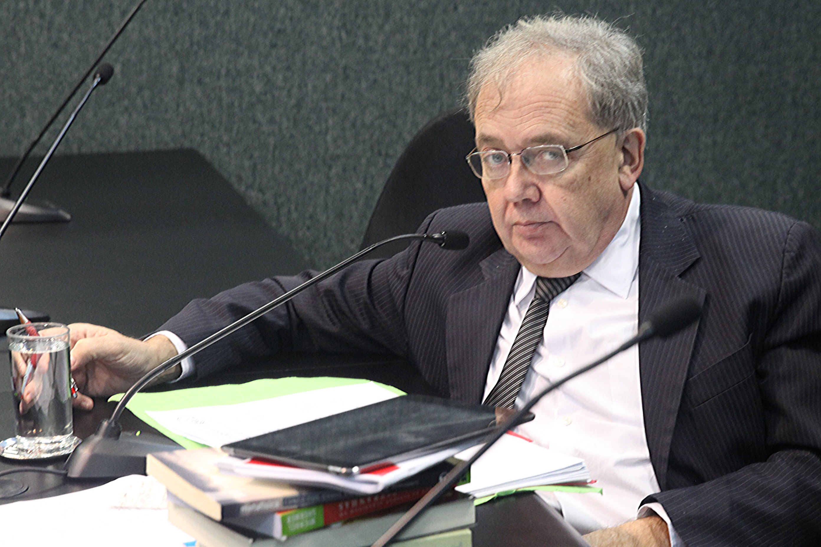 Deputado Fernando Coruja (PMDB). Comissão de Trabalho e Serviço Público. Foto: Fábio Queiroz / Agência AL