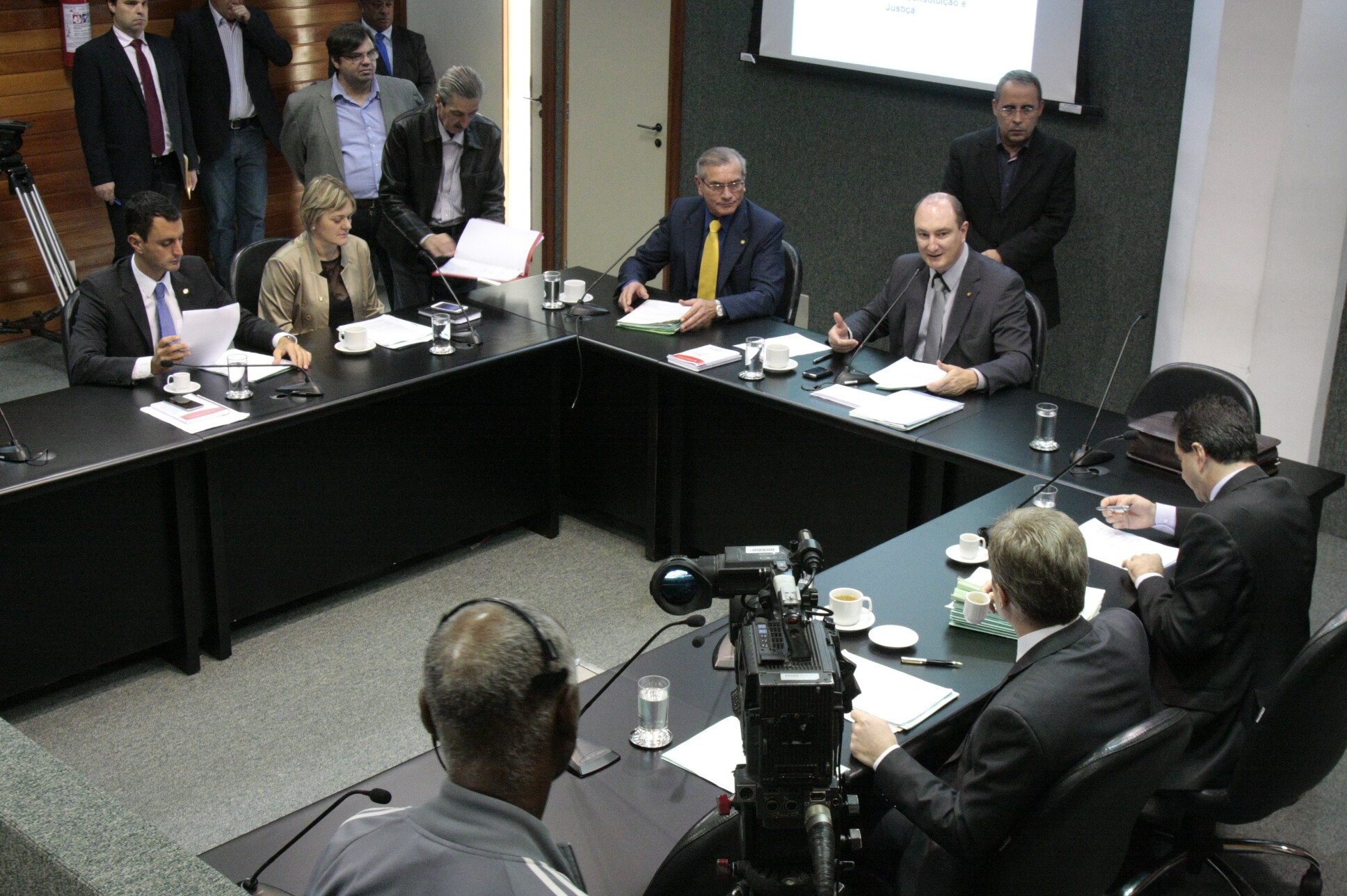Comissão aprova admissibilidade de três PECs